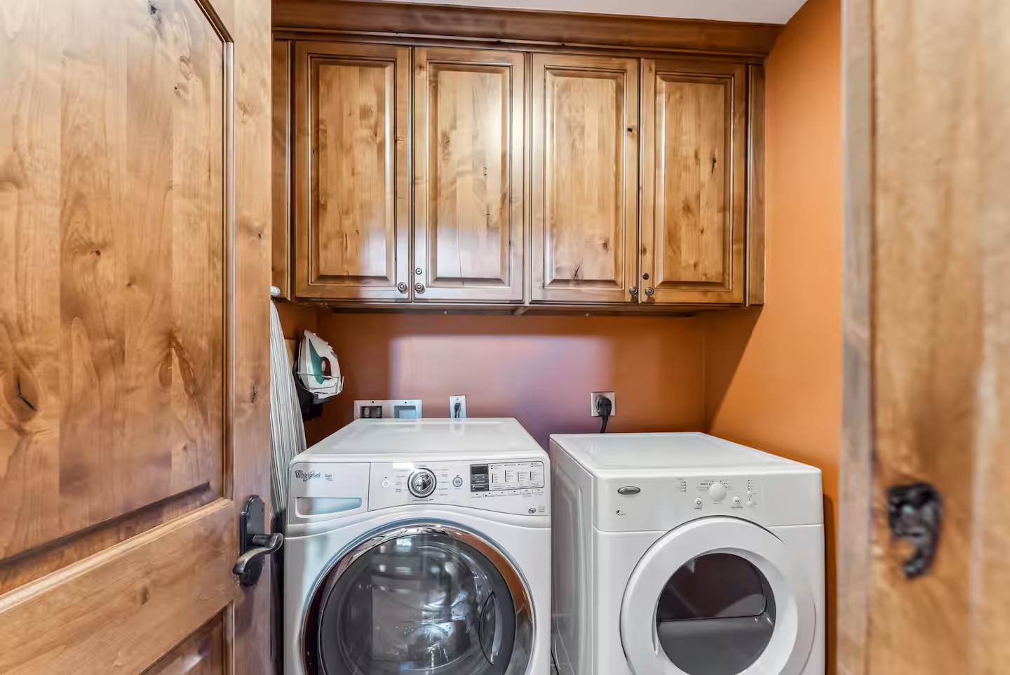 CASCADE VILLAGE 4BR photo 2