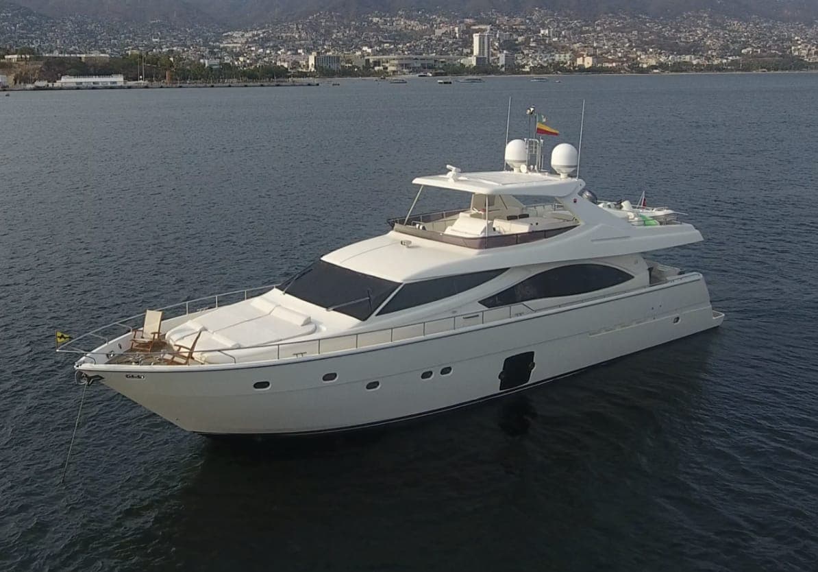 FERRETTI 85´