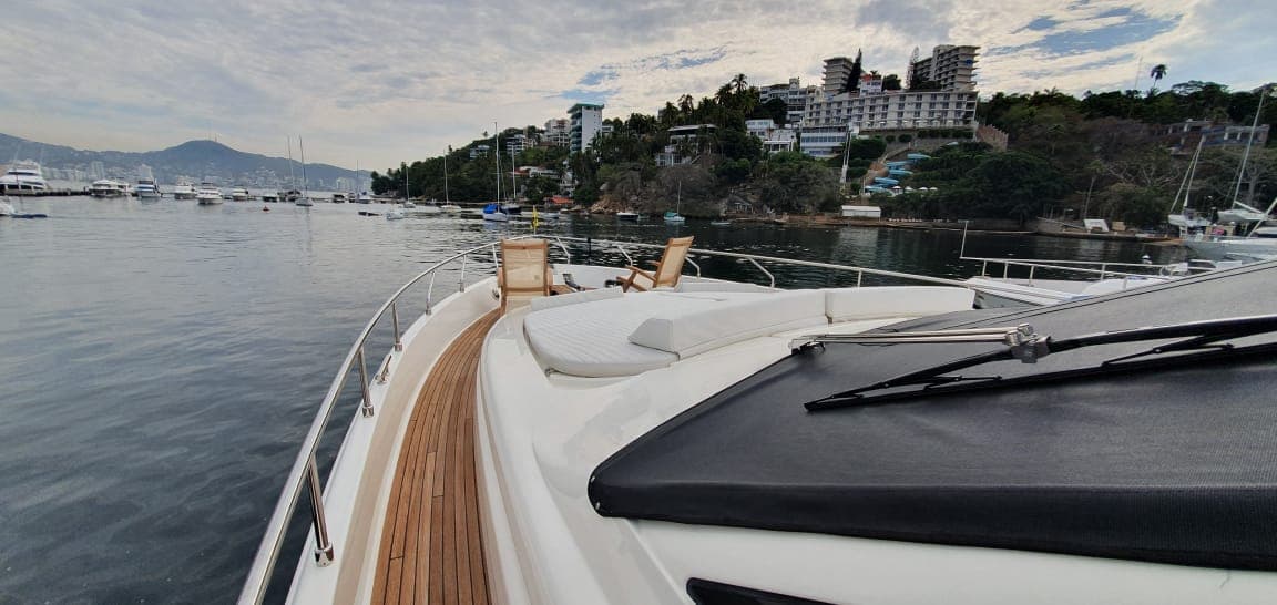 FERRETTI 85´ photo 4
