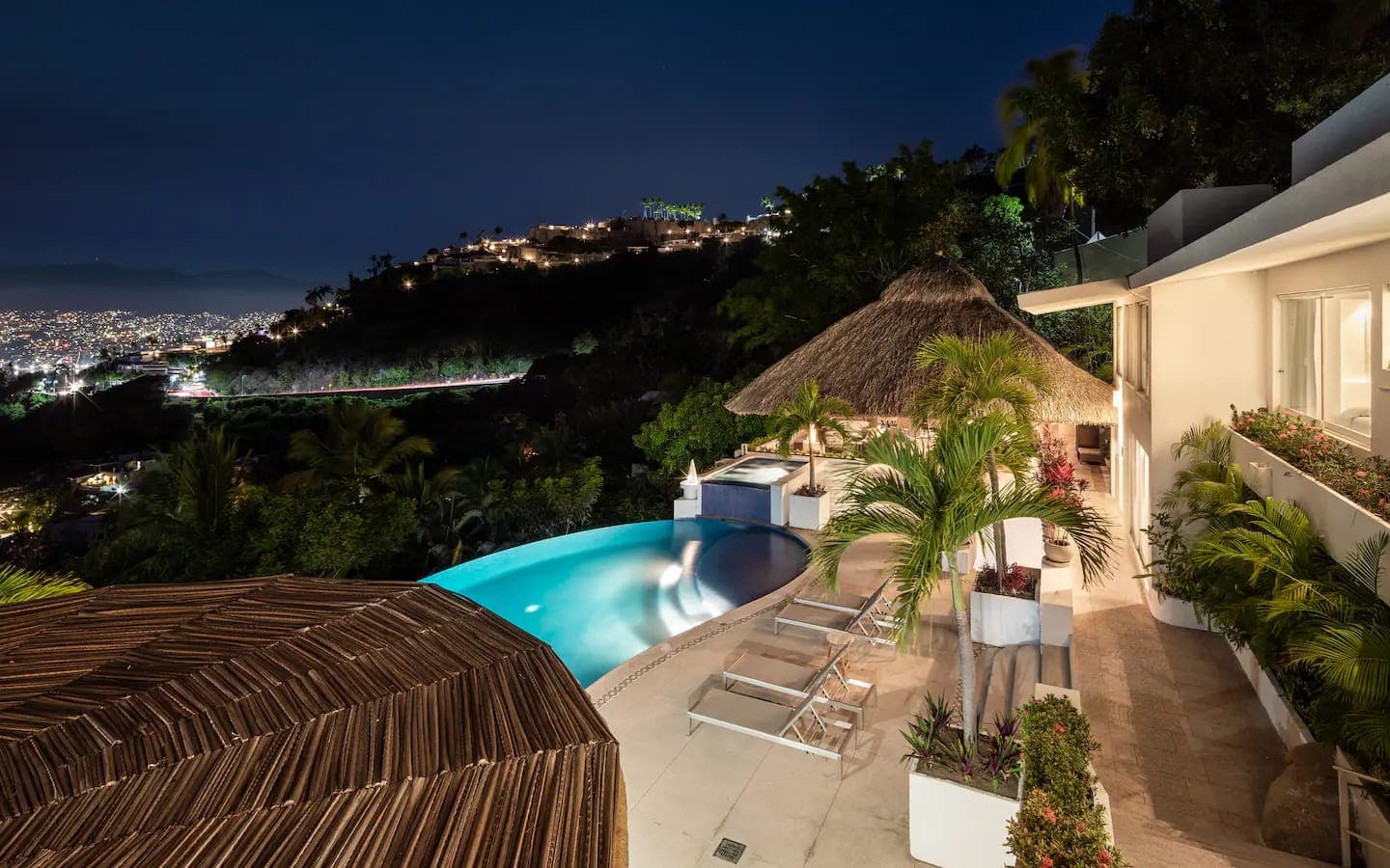 CASA OBELISK photo 2