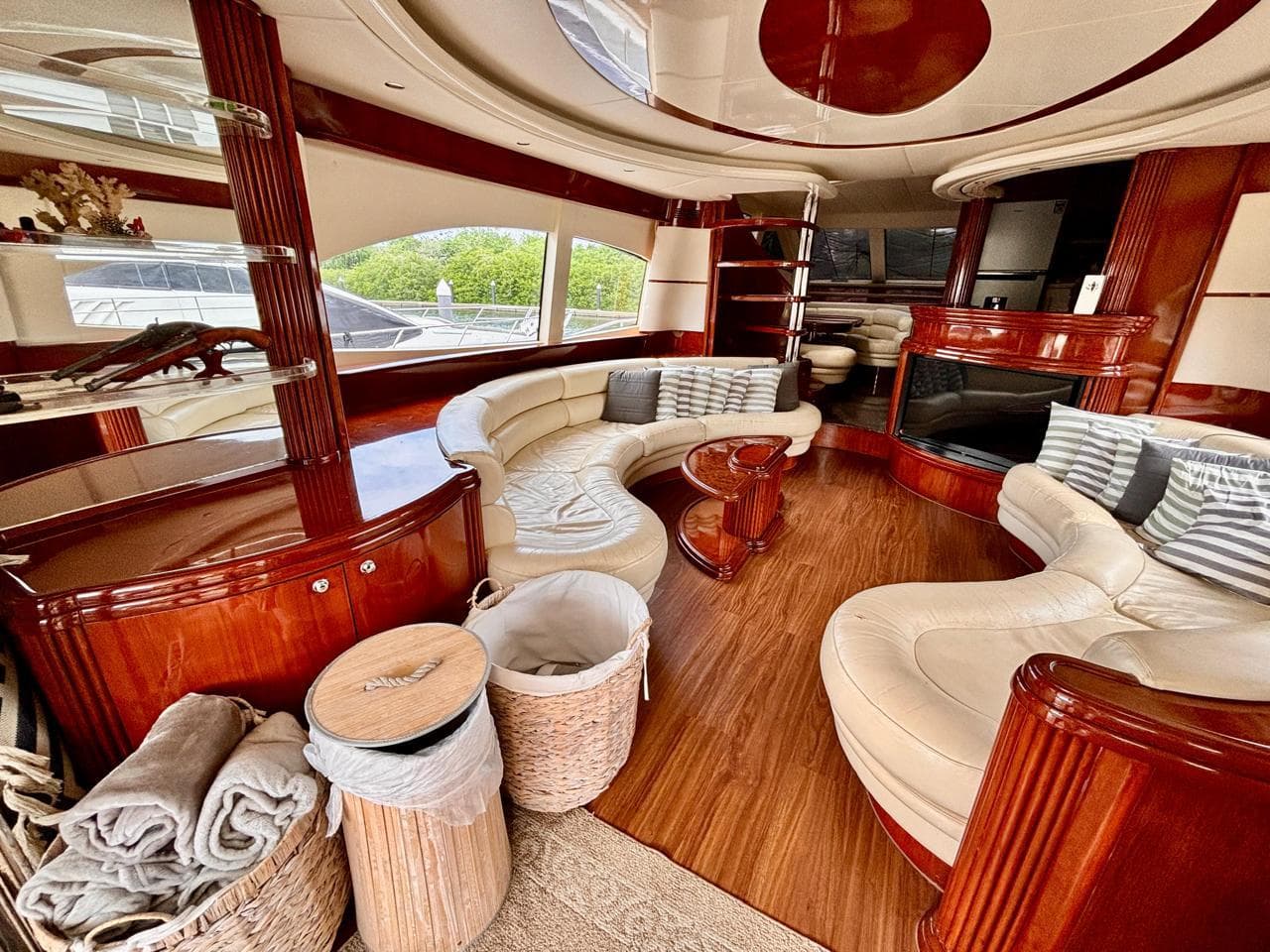 AZIMUT 70´ photo 2