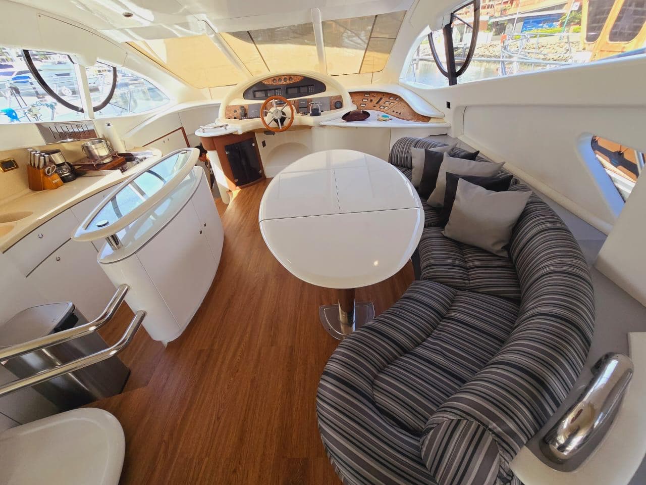 AZIMUT 55´ photo 4