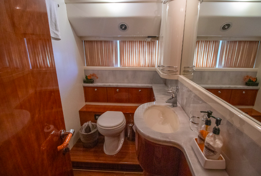 FERRETTI 80´ photo 2