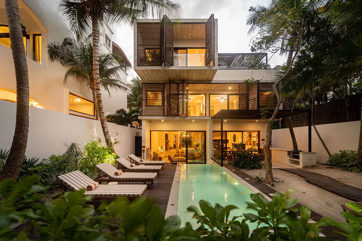 Azumaya Beach House