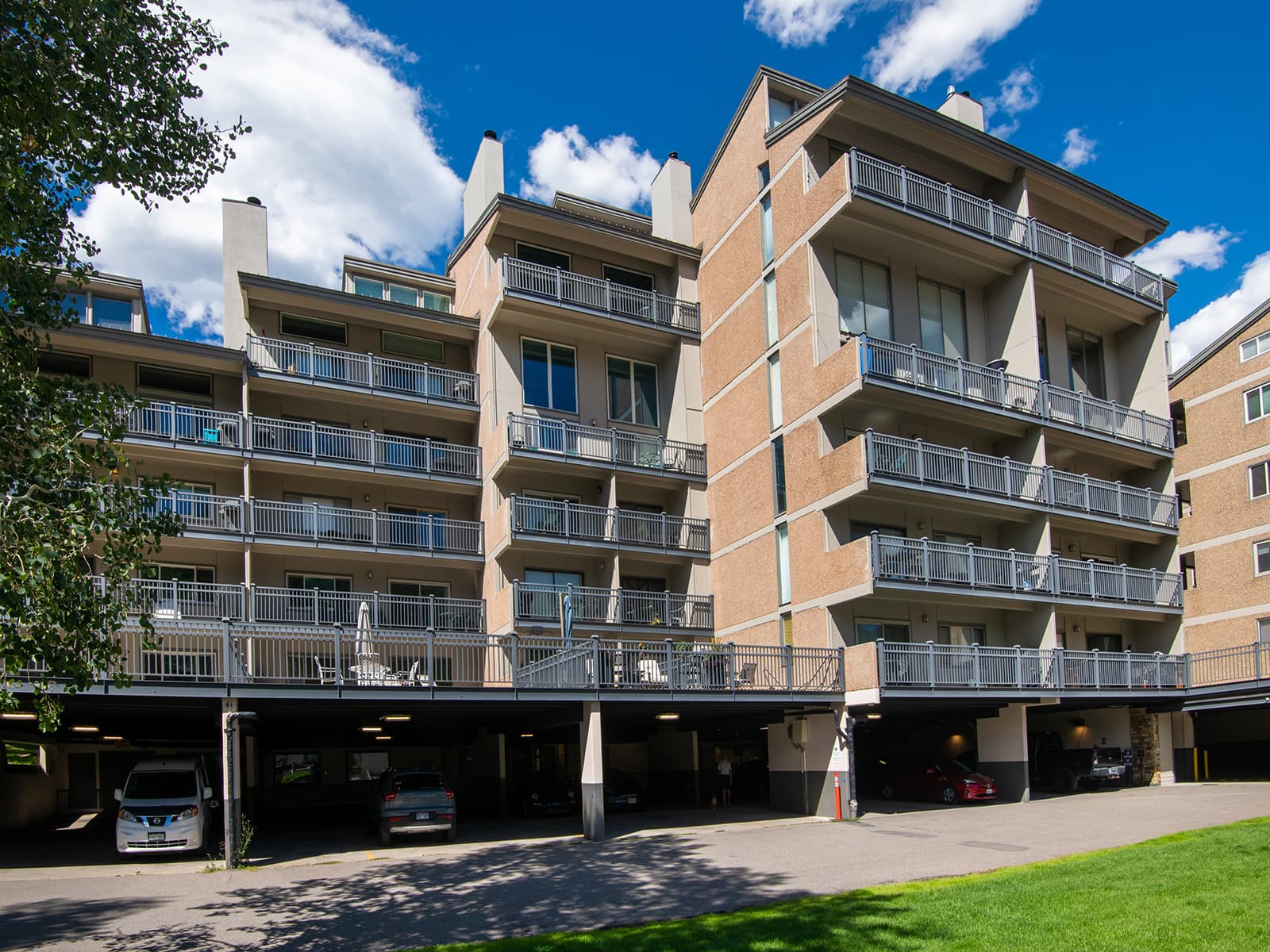 Vantage Point Condo 601 photo 2