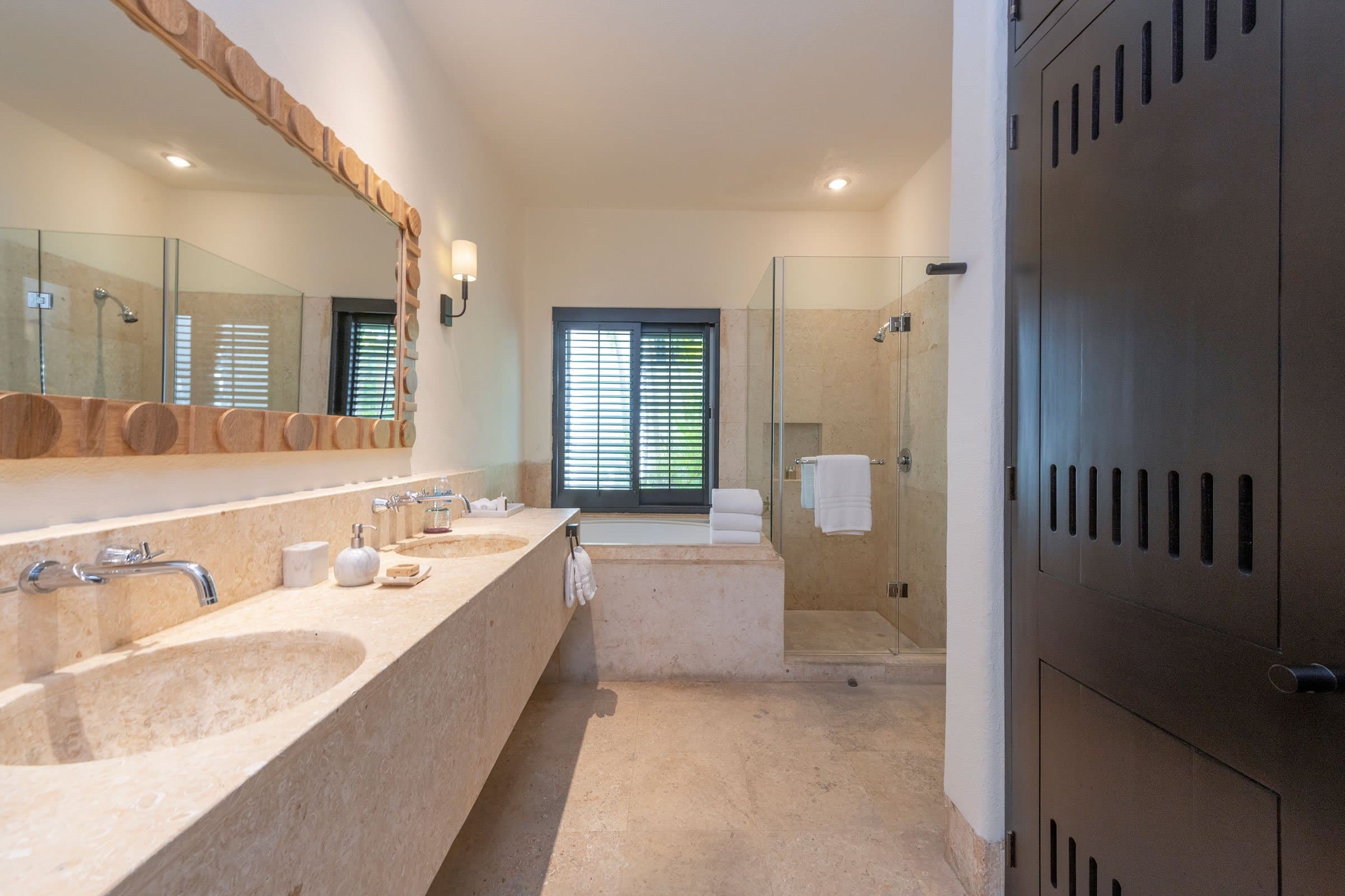 The Four Seasons Presidential Villa photo 3
