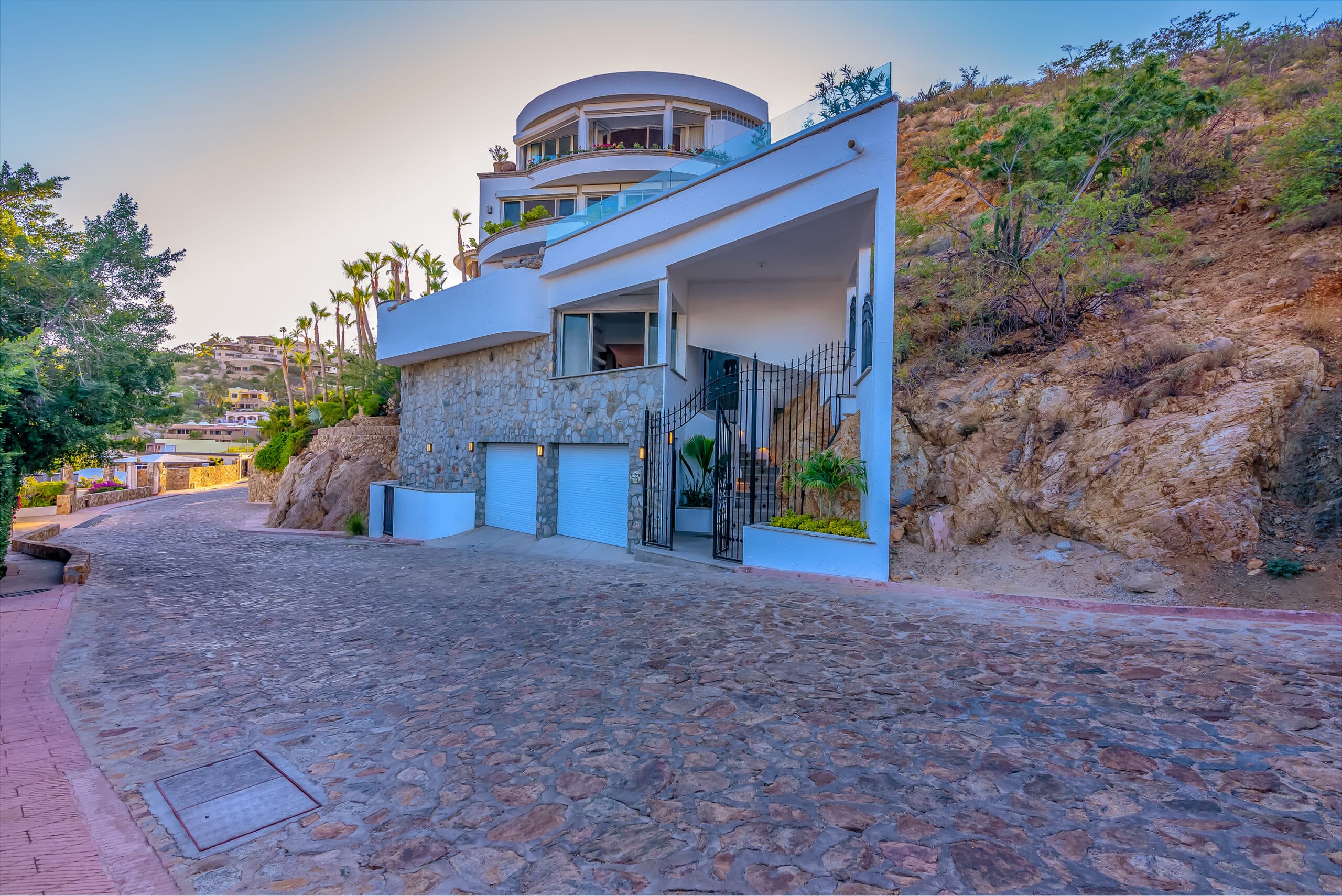 Hollywood House photo 5