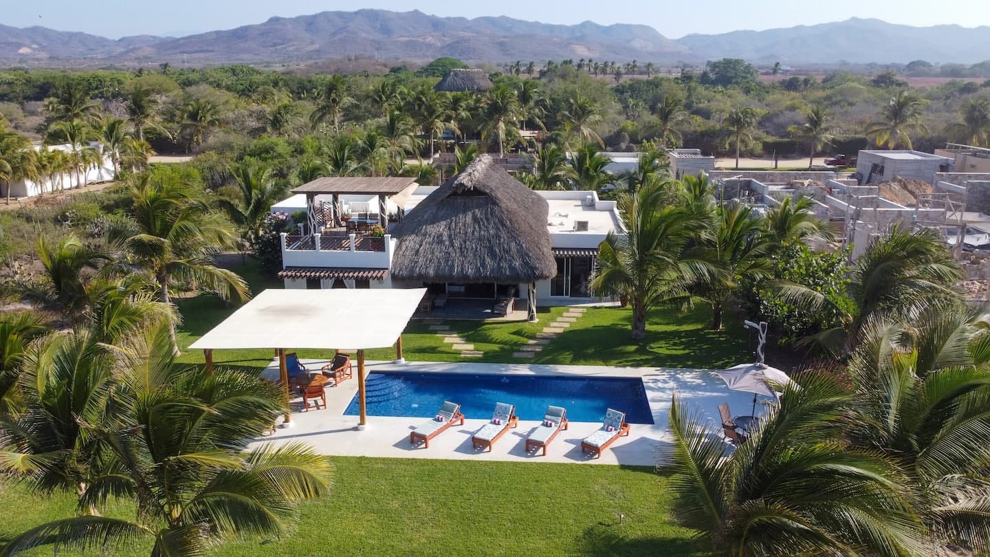 CASA ESCONDIDA
