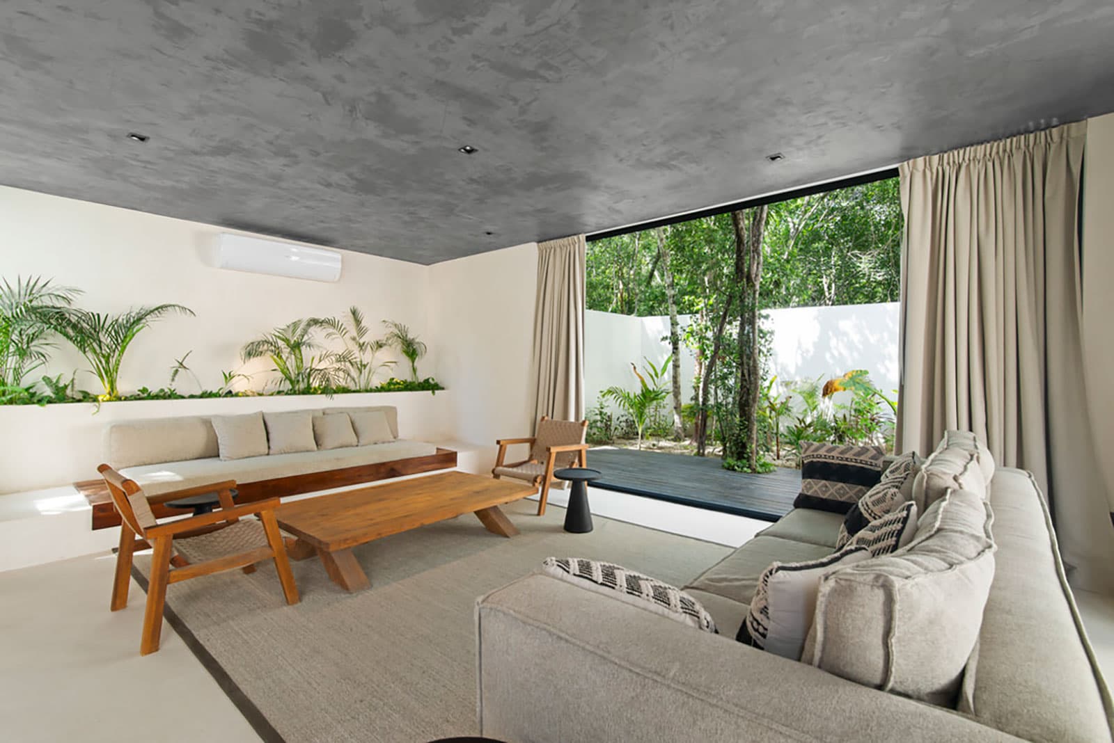 Casa Luna Estate