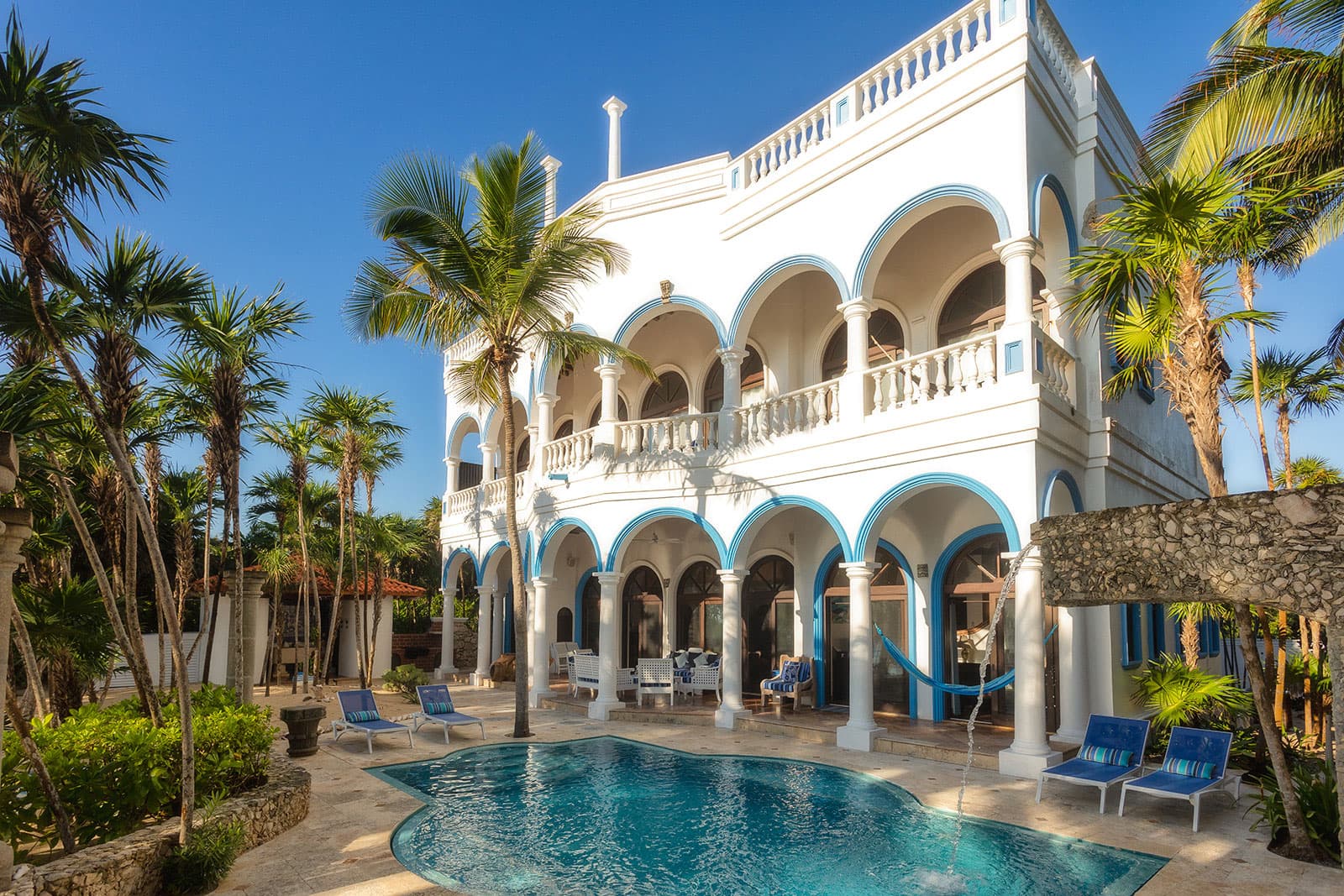 CASA PRIAKOS