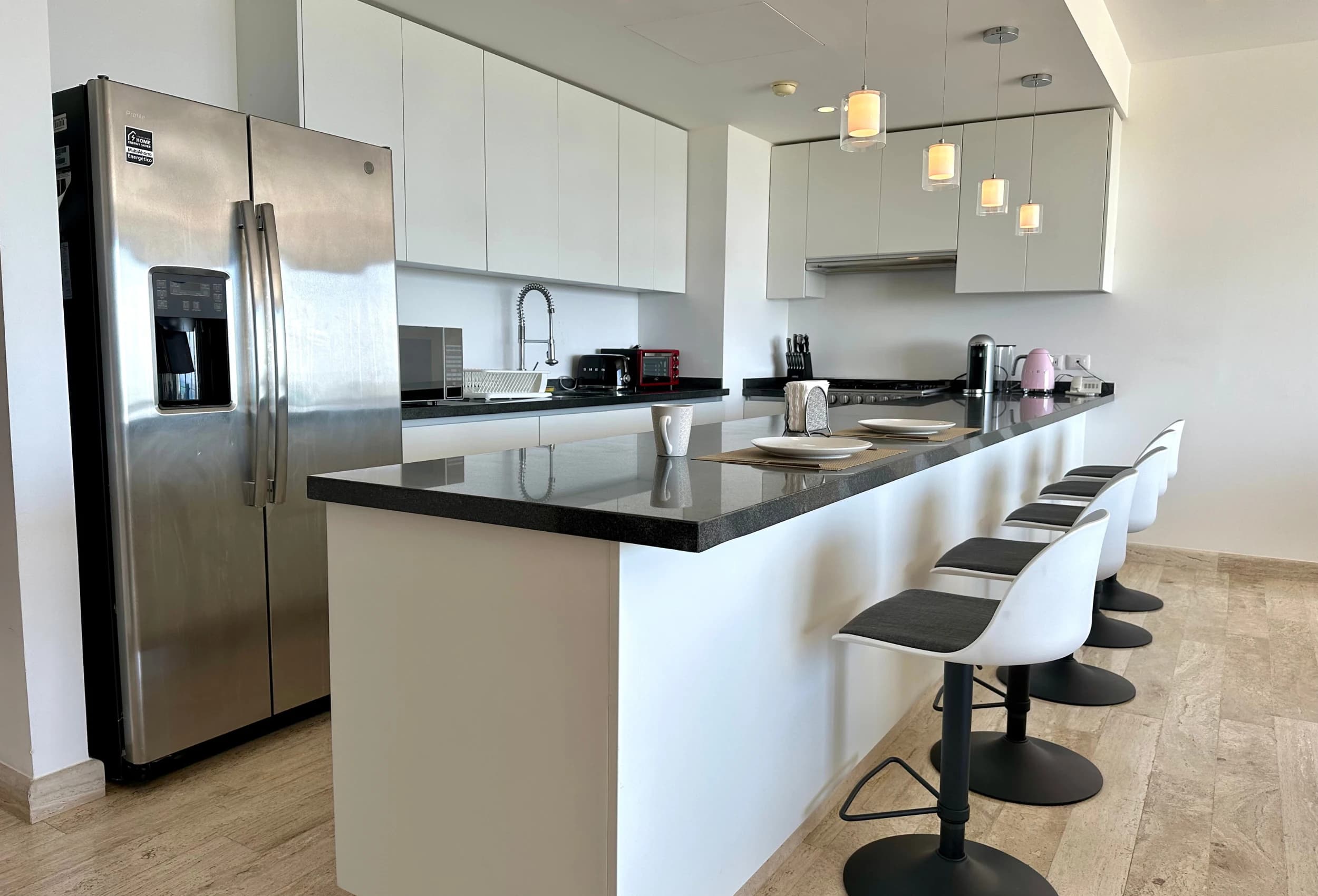 MARINA CONDOS 1504 photo 4