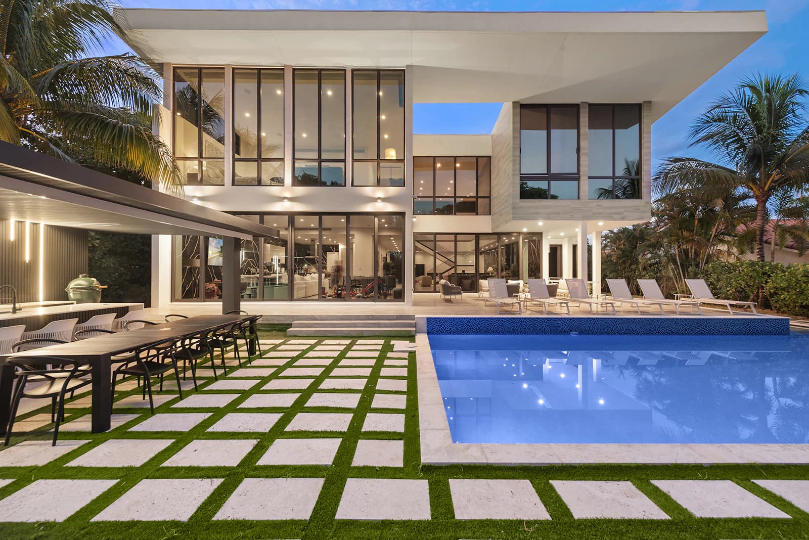 VILLA HOLIDAY