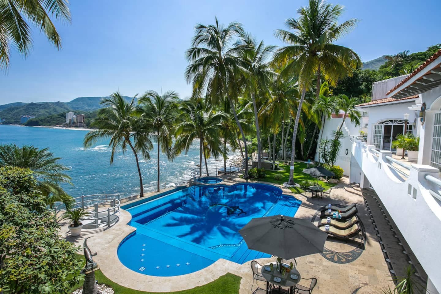 VILLA LA MANSION