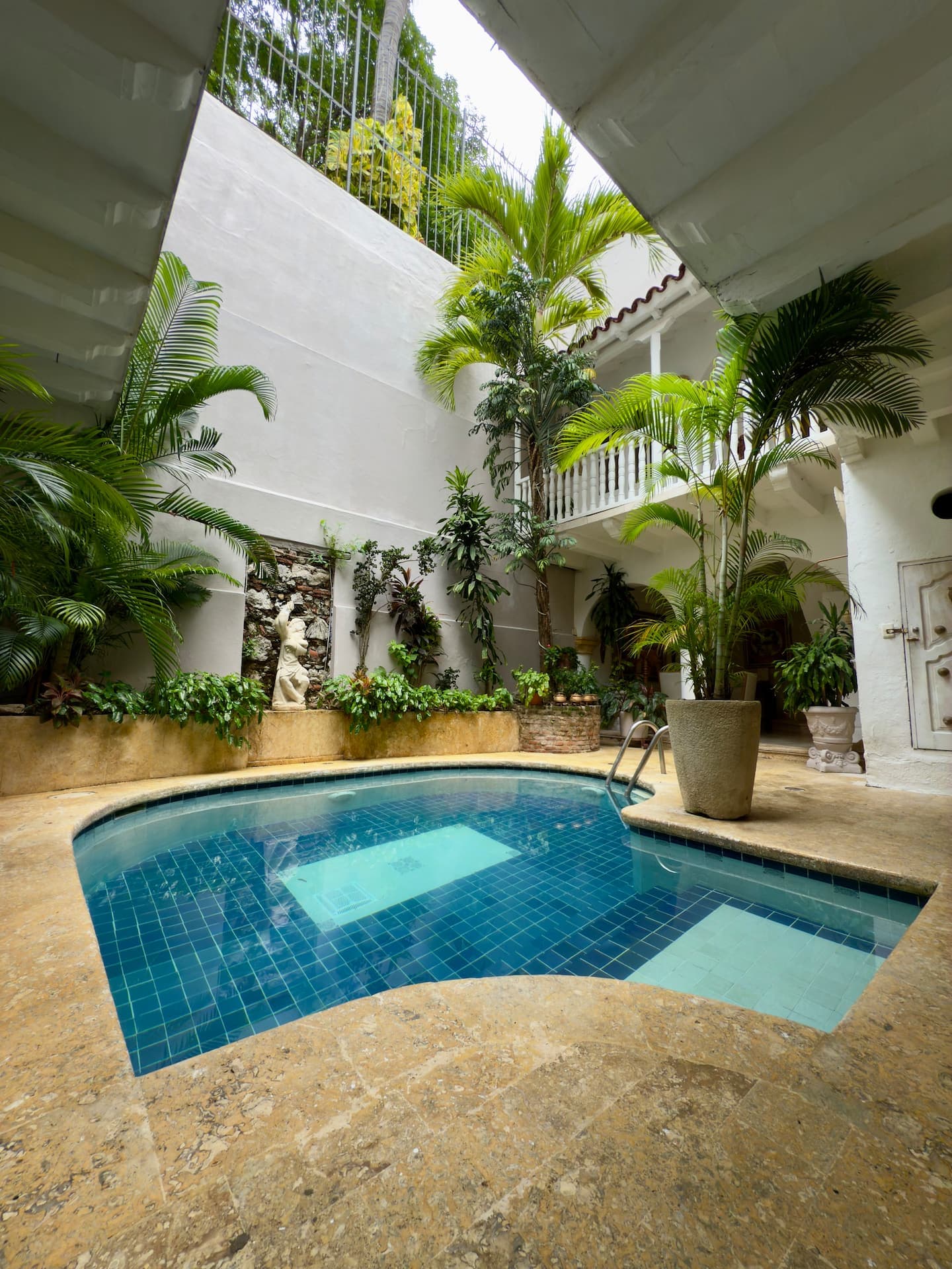 CASA GIL ART BOUTIQUE photo 2