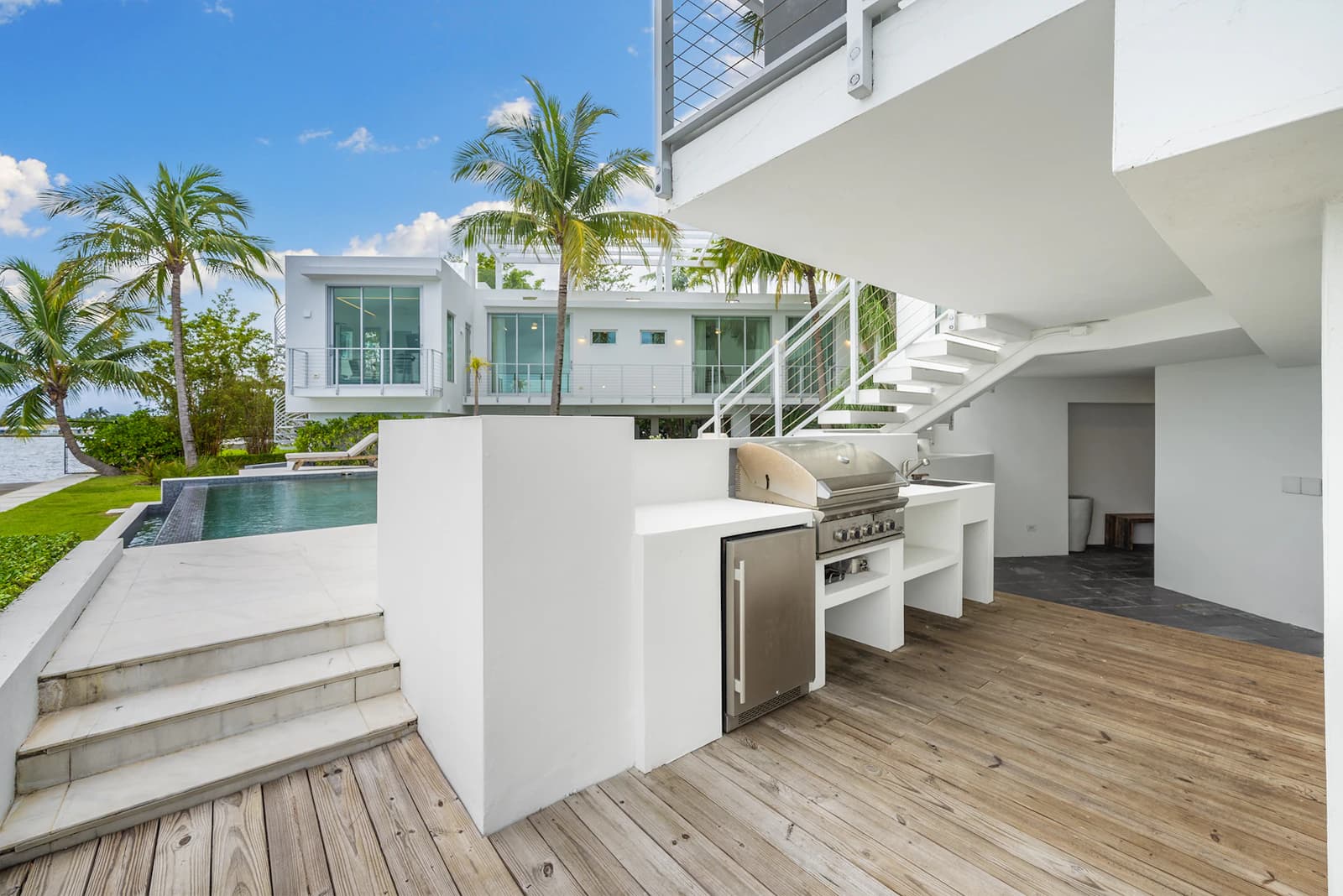 VILLA SHORES photo 2