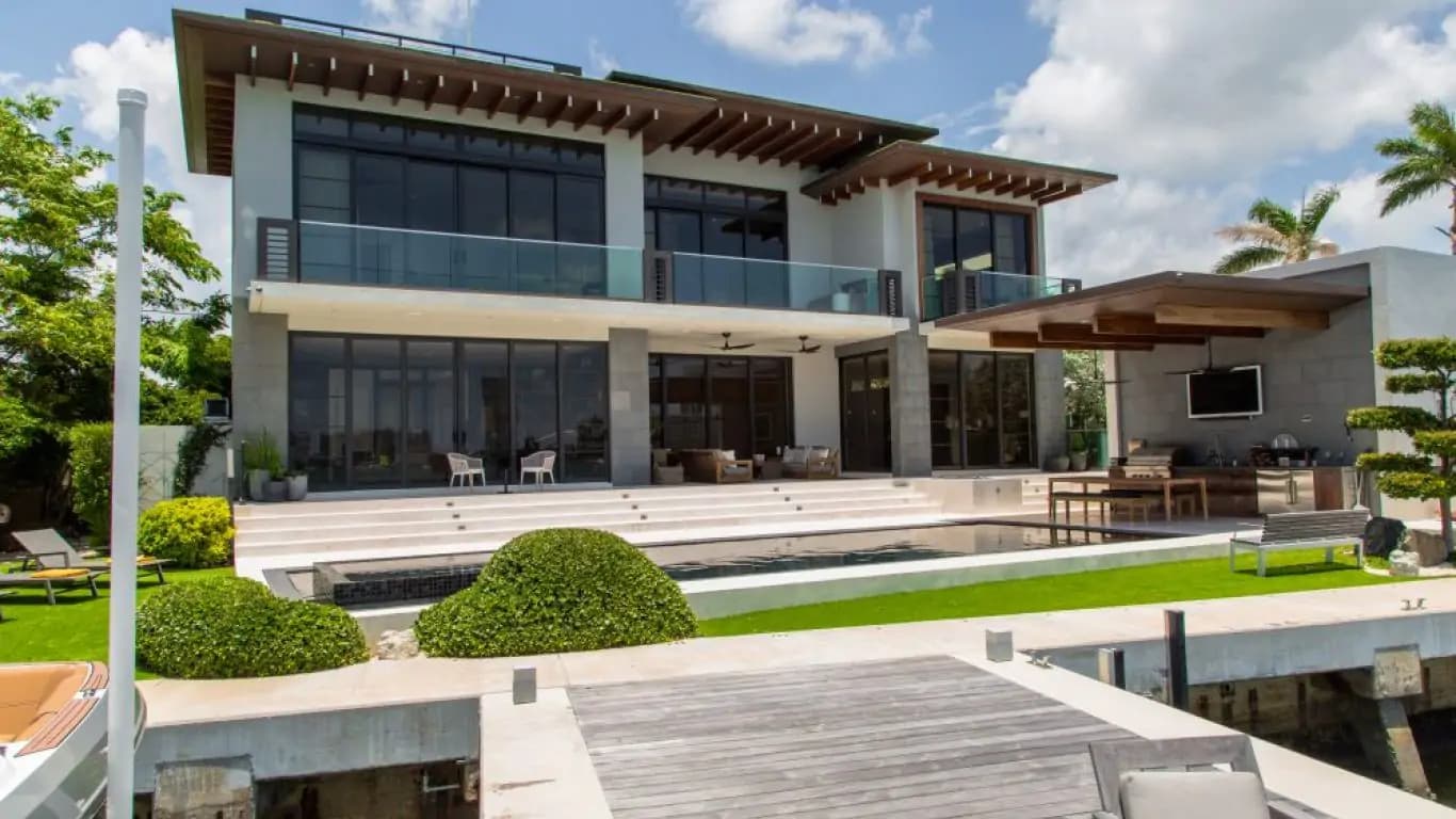 VILLA IZZY