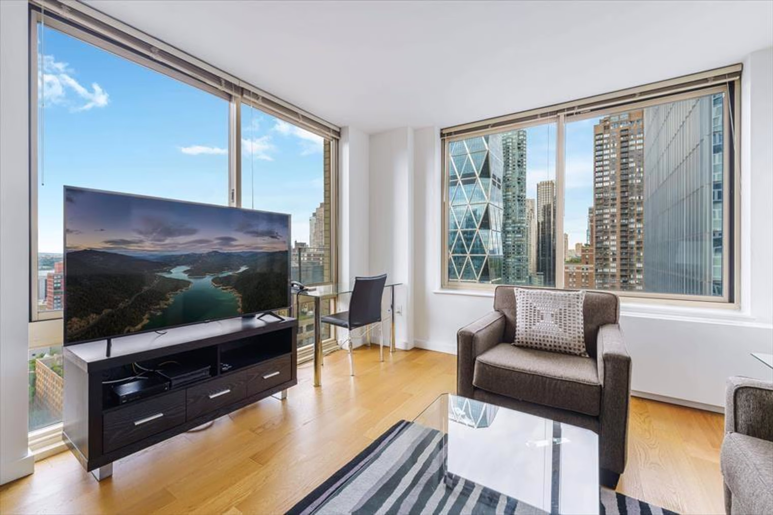 WEST 57TH STREET photo 5