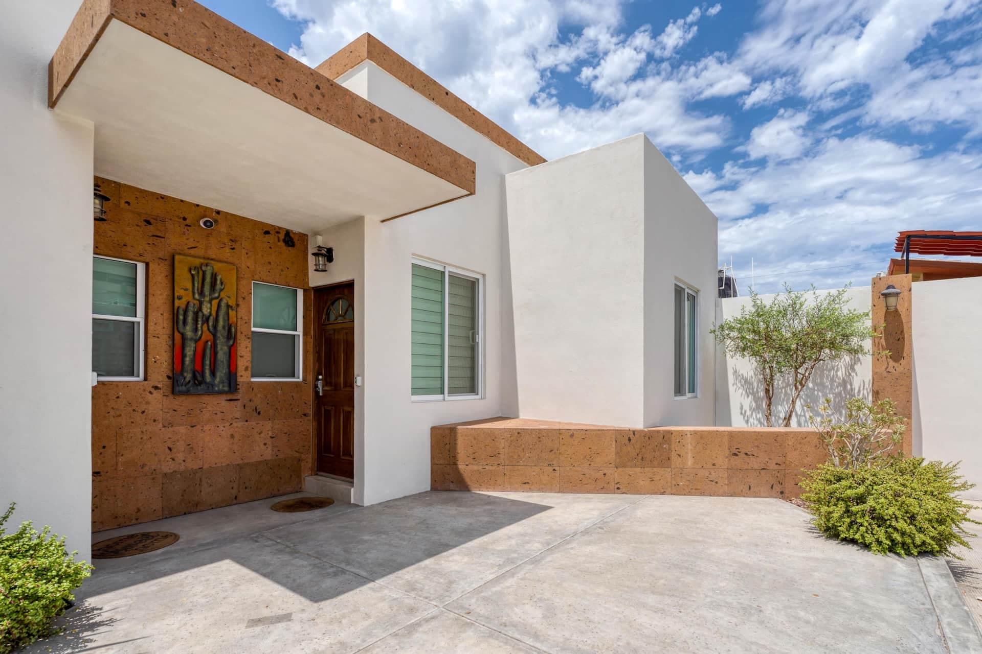 BEAUTIFUL TOWNHOME CASITA PUEBLO NUEVO #1 IN LA PAZ