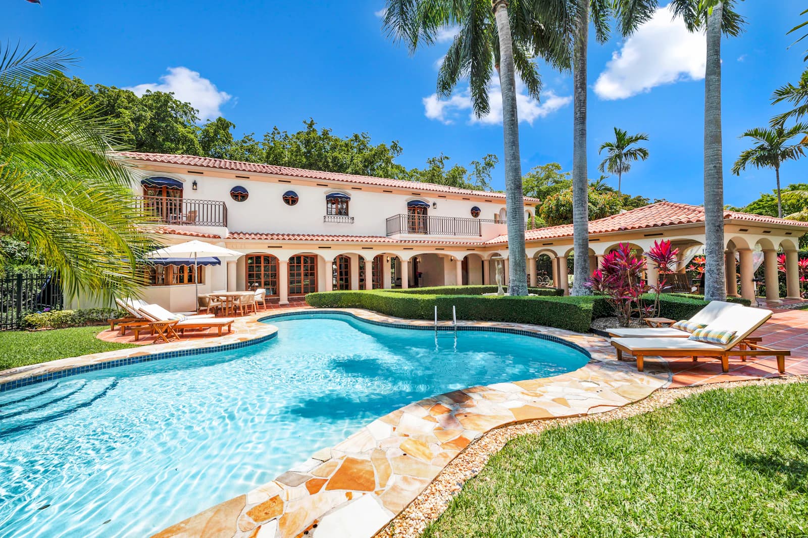 VILLA TIERRA