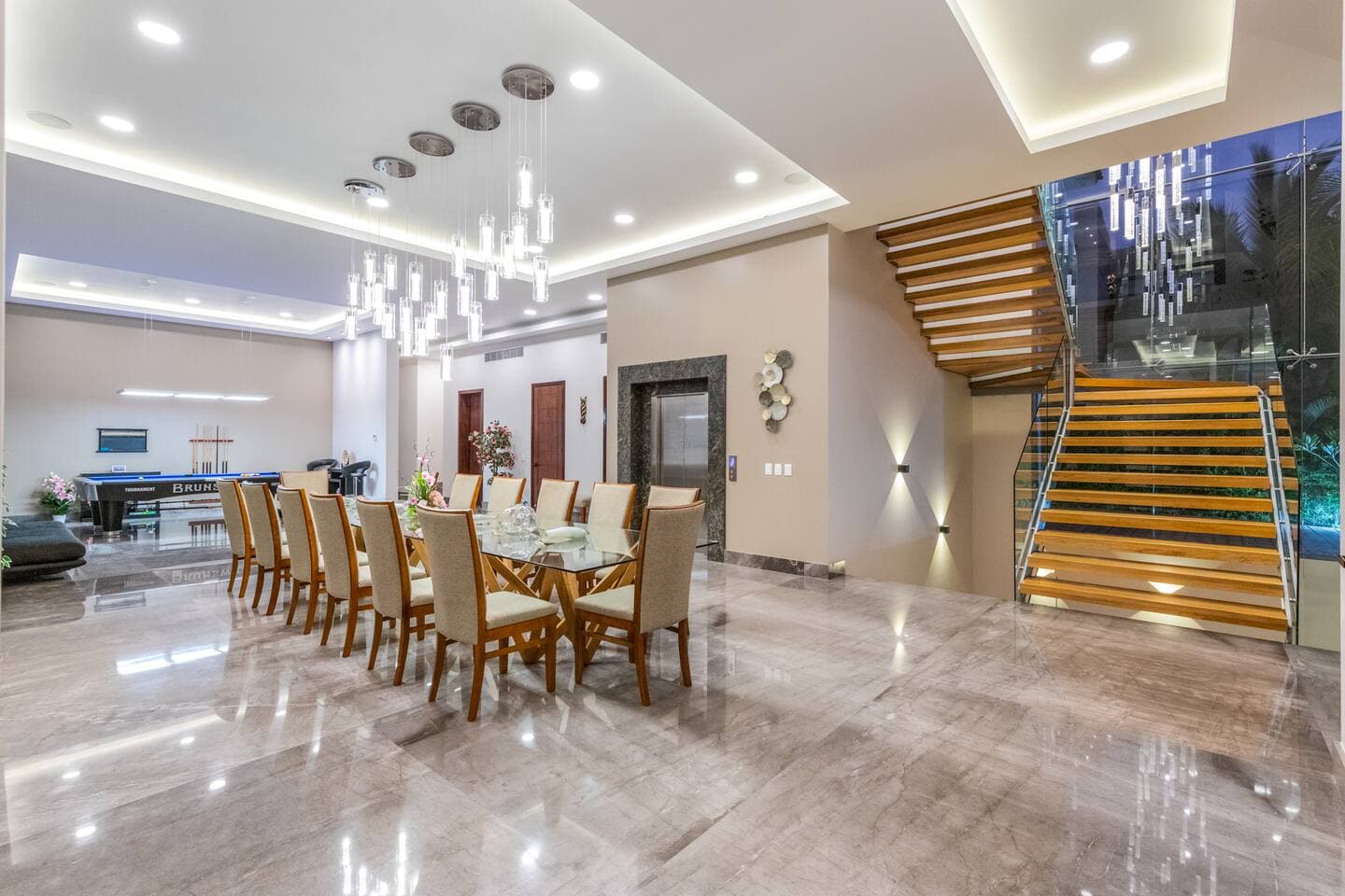 THE MANSION photo 5