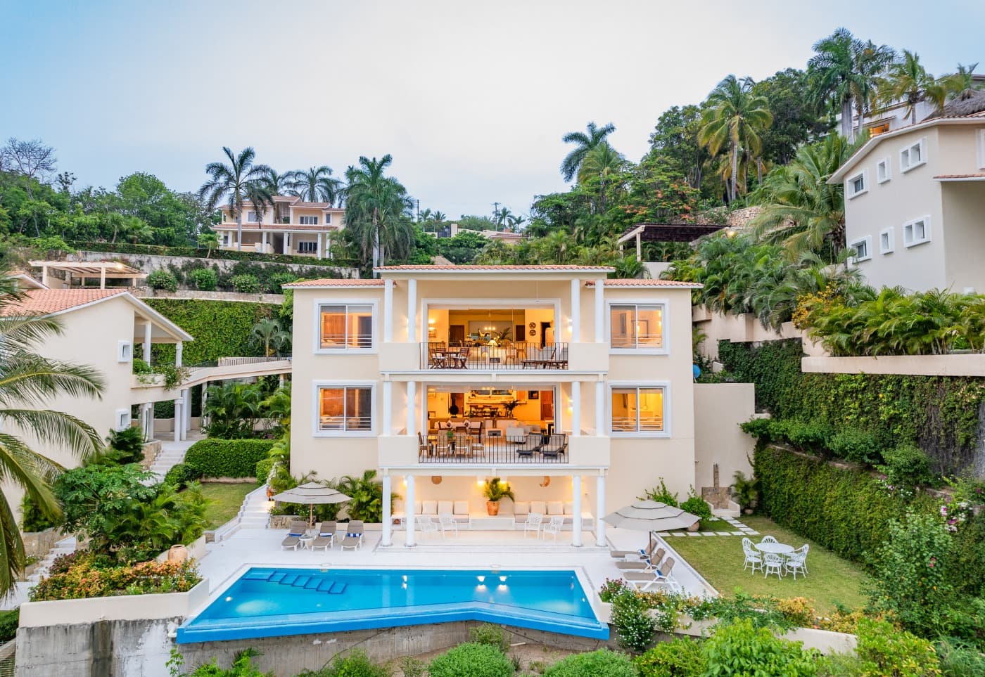 VILLA CAREY CONDO