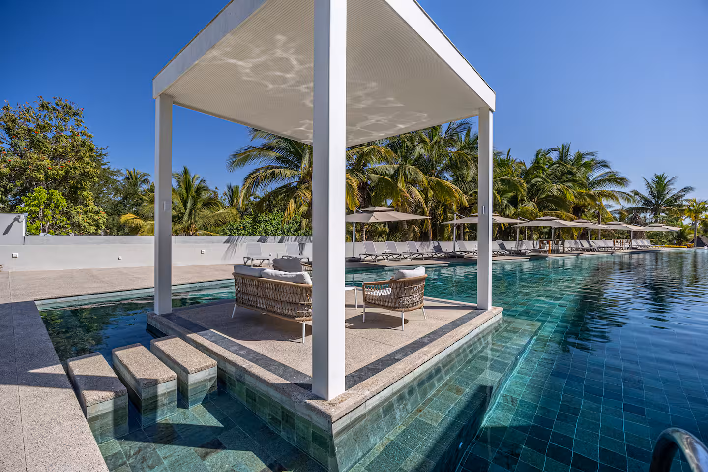 3 BEDROOM LUXURY ESCAPE photo 3
