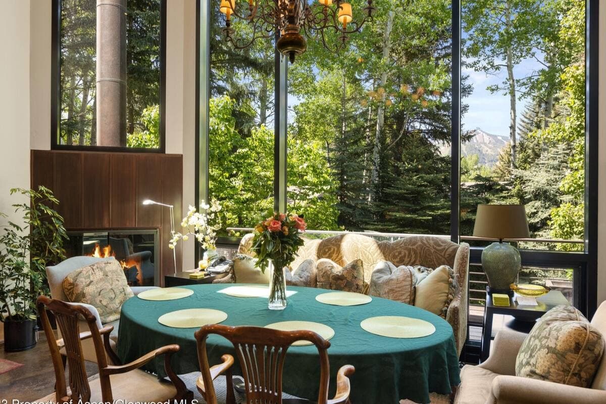 STUNNING HOME photo 2