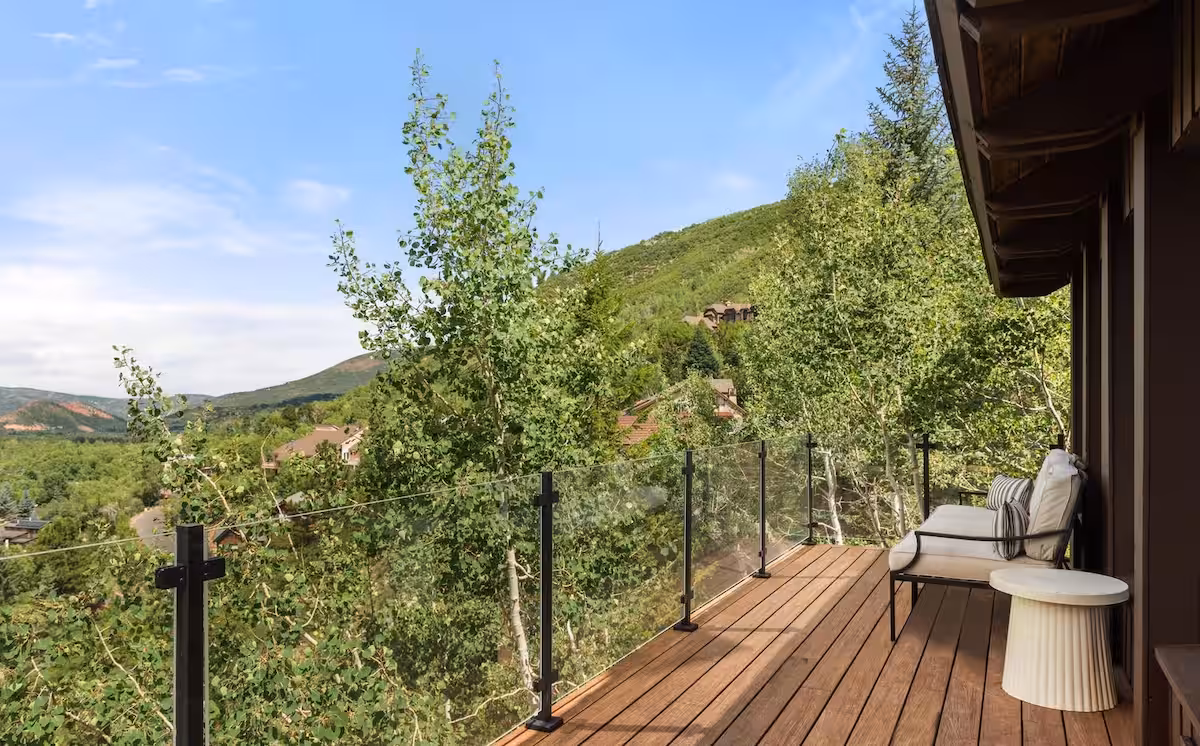 GRAND MOUNTAIN HOME photo 2