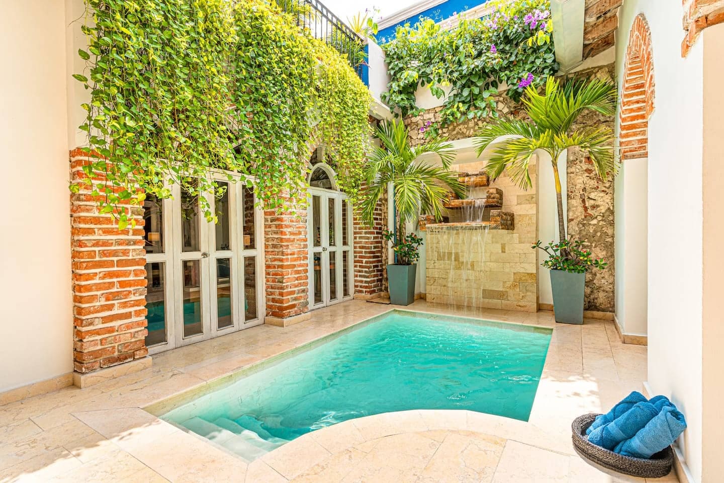 CASA BOVEDAS