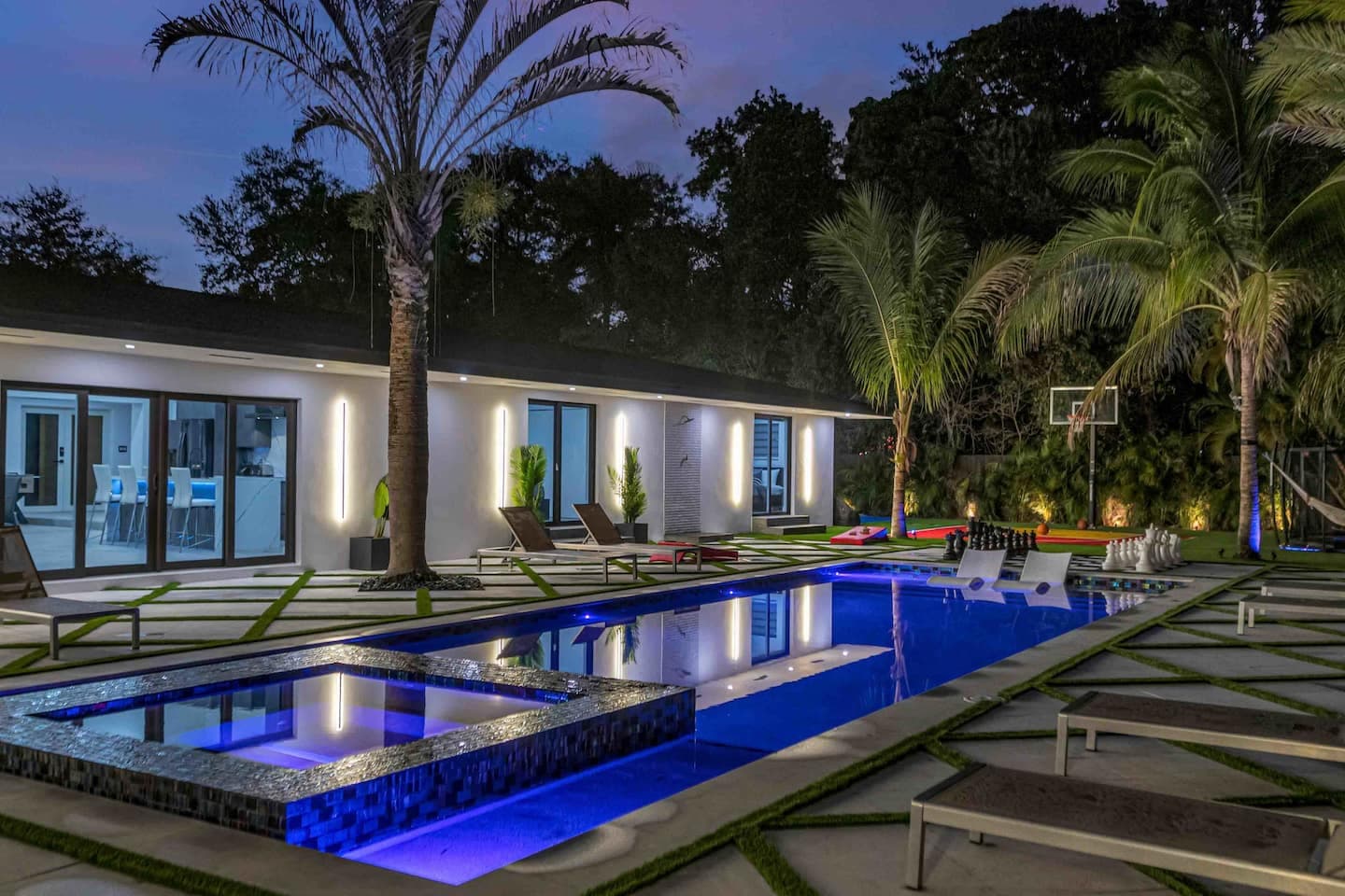 6 BEDROOM PARADISE IN MIAMI