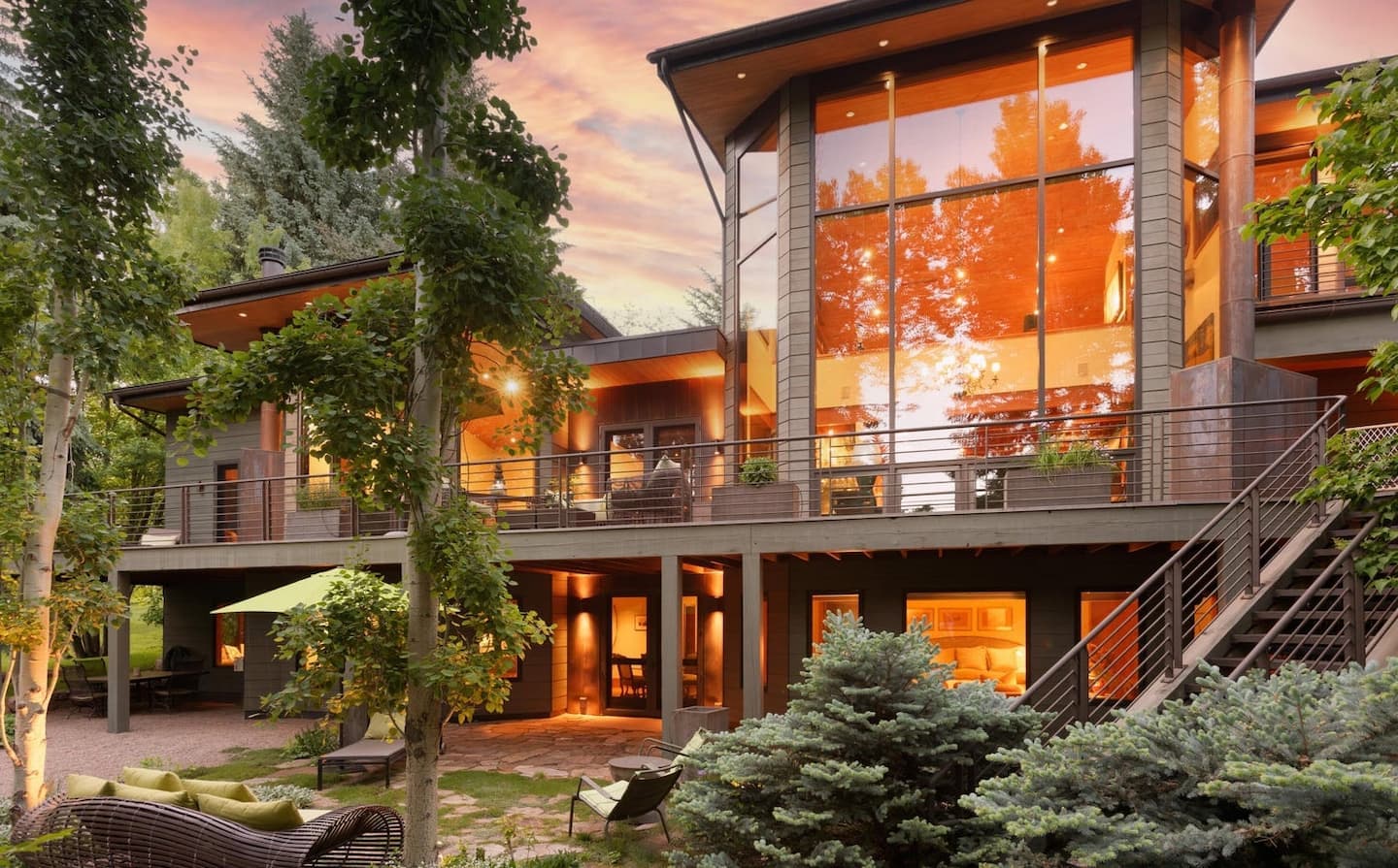 STUNNING HOME