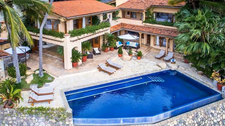 CASA VELAS