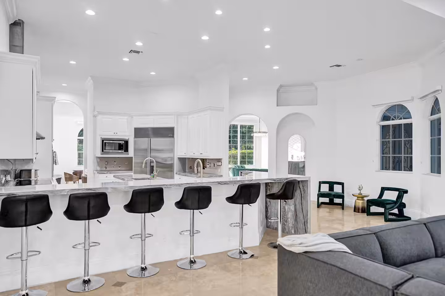 650 SQUARE METER MANSION photo 3