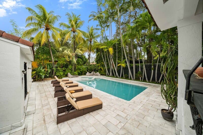 VILLA BOND photo 3
