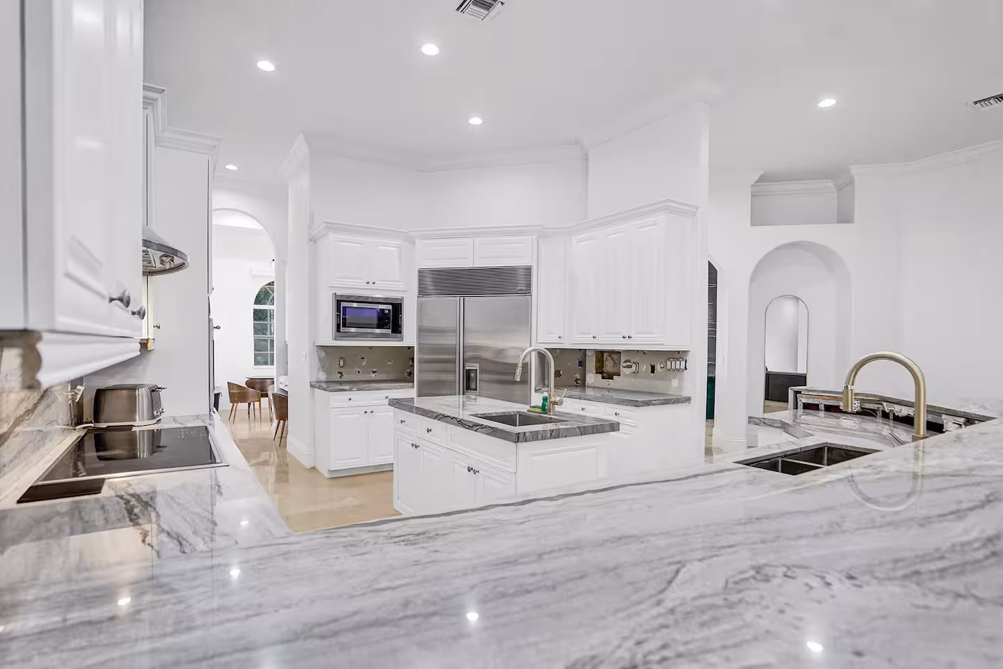 650 SQUARE METER MANSION photo 4