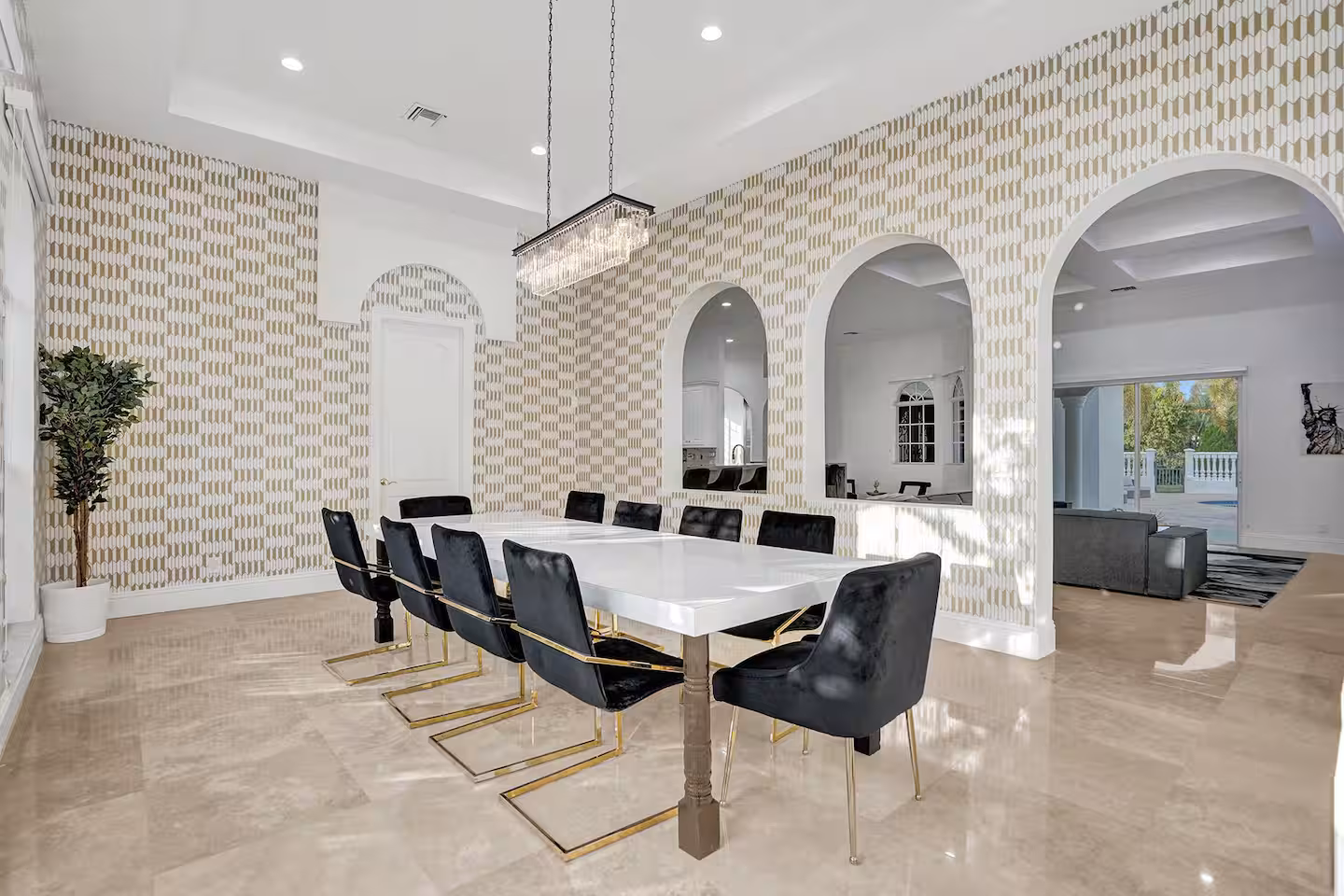 650 SQUARE METER MANSION photo 5