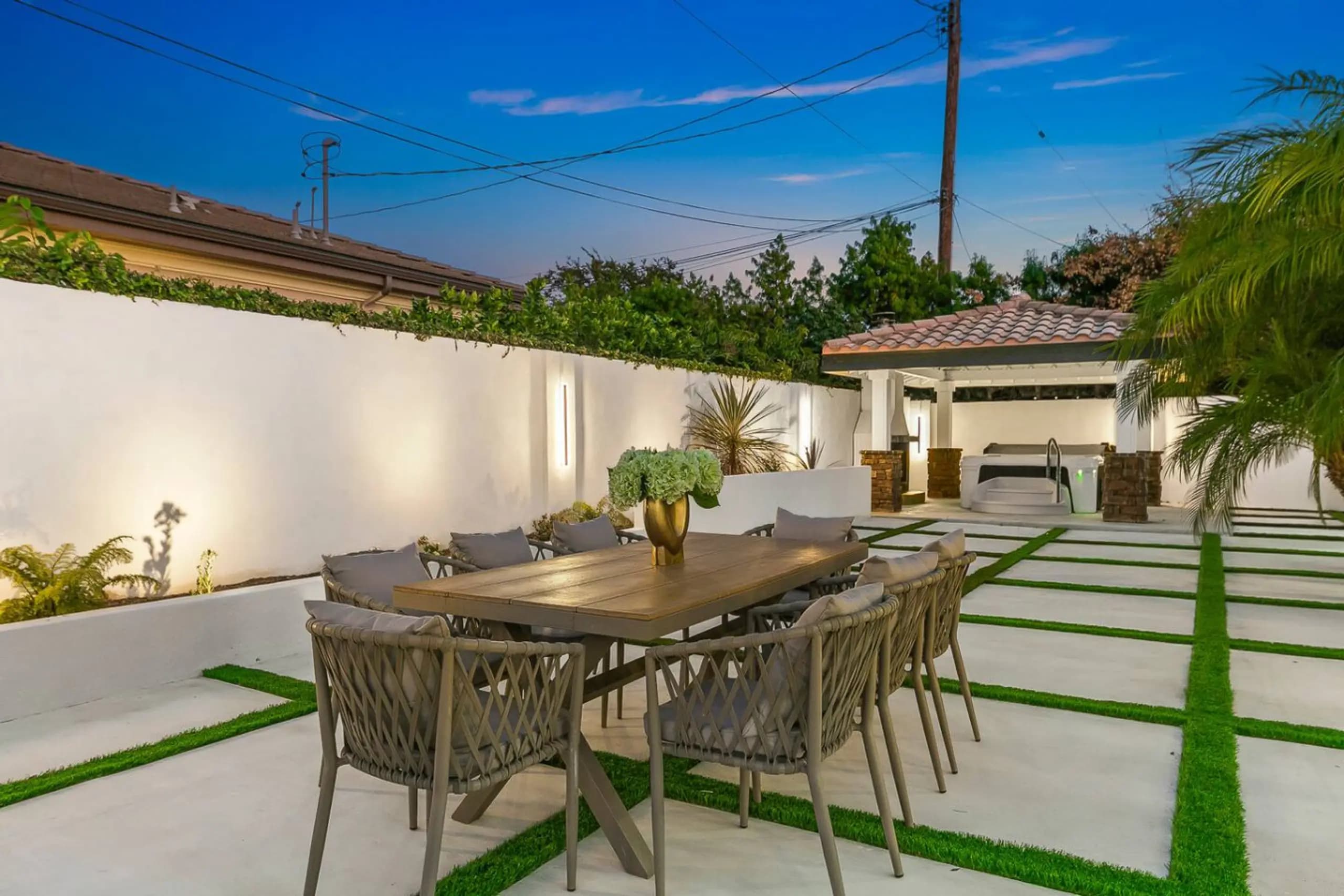 AN12-ST1- MODERN HOME photo 3
