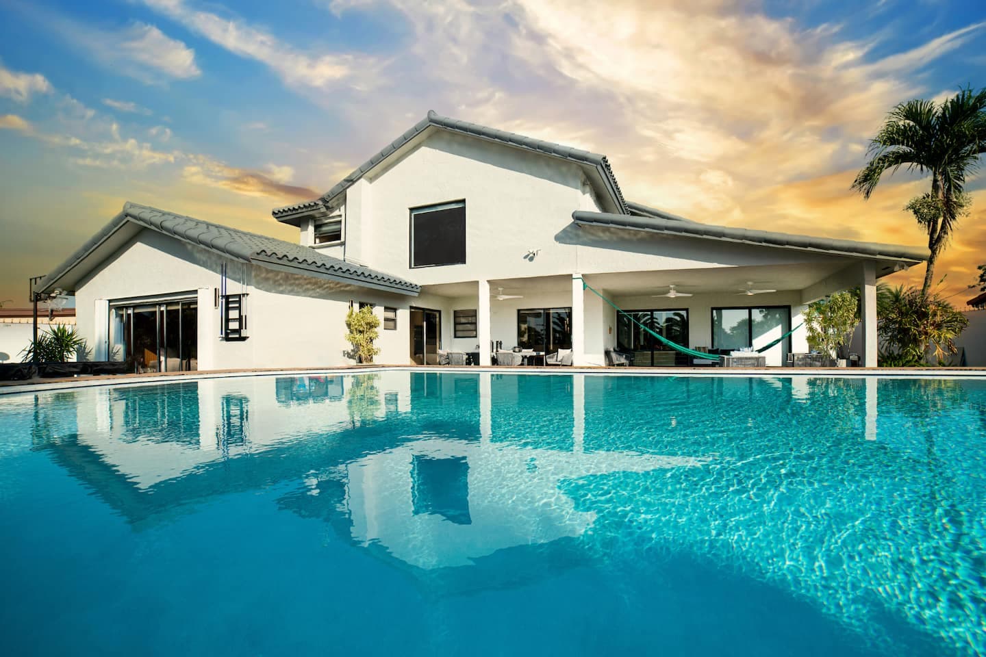 BEACHFRONT VILLA