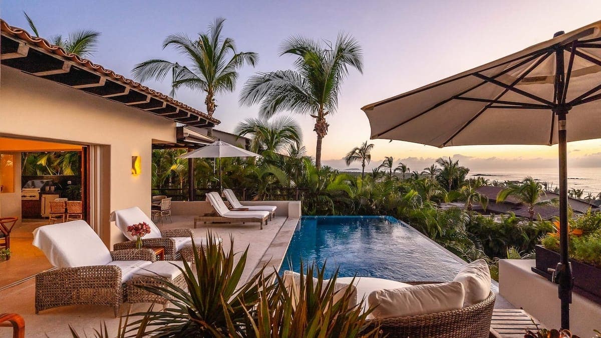FOUR SEASONS RESORT