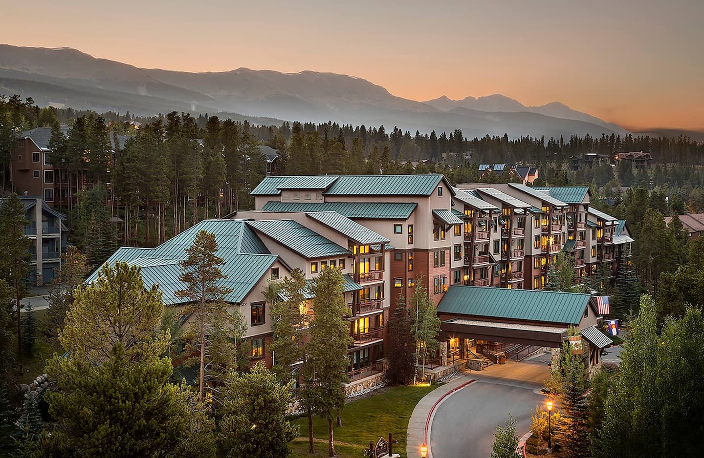 MOUNTAIN LODGE