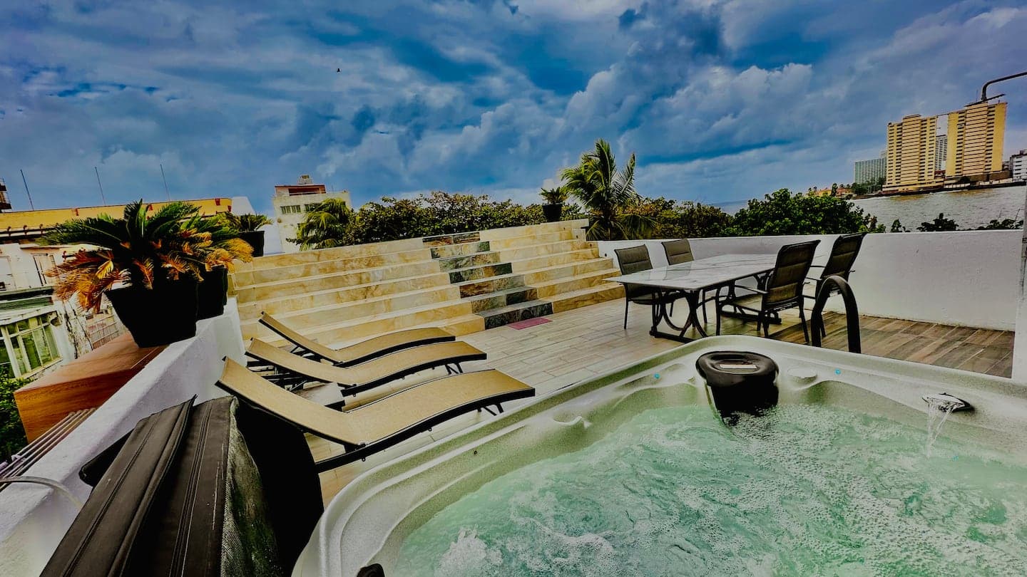 LUXURY RIVERA