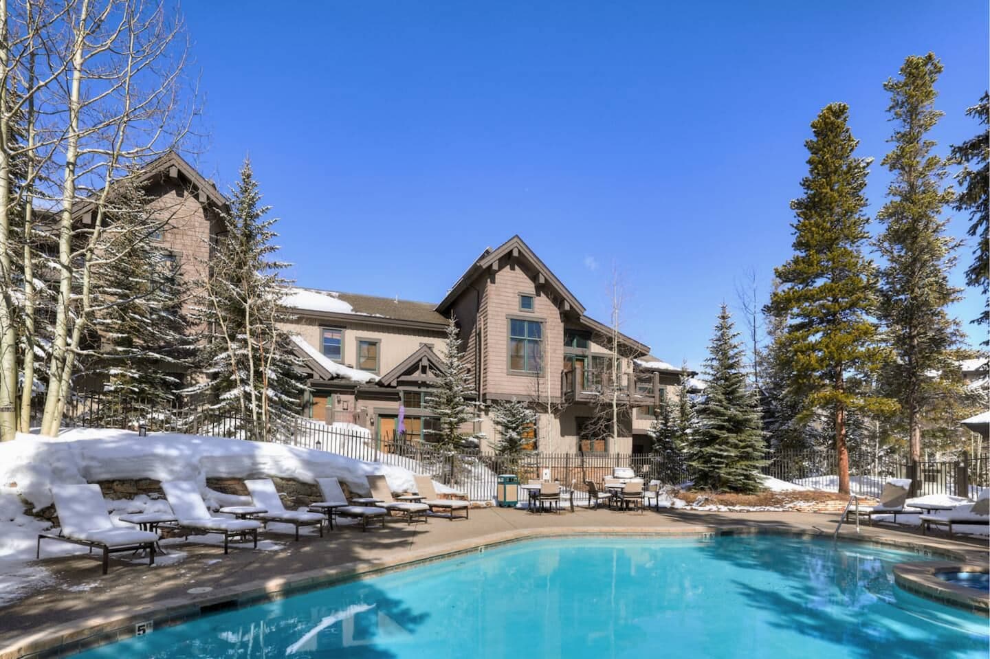 SKI IN 2BR