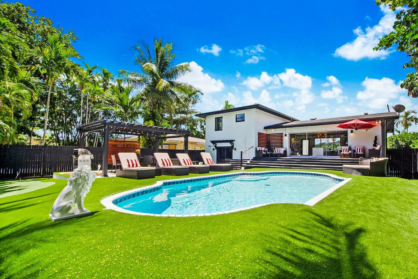 VILLA LAGO 6BR