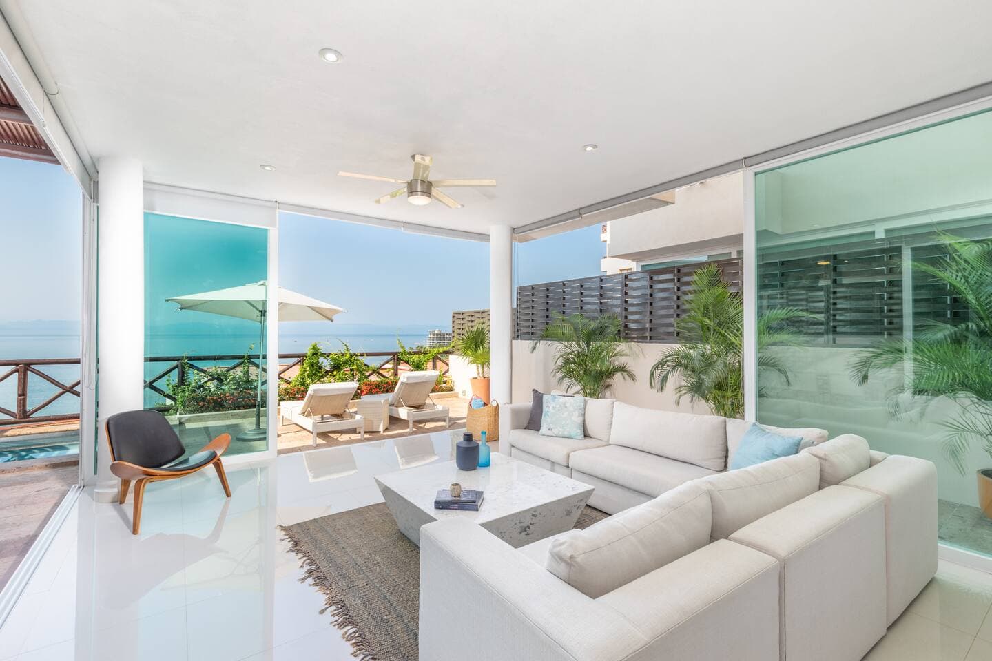 VILLA 3 BEACHFRONT WITH POOL photo 2