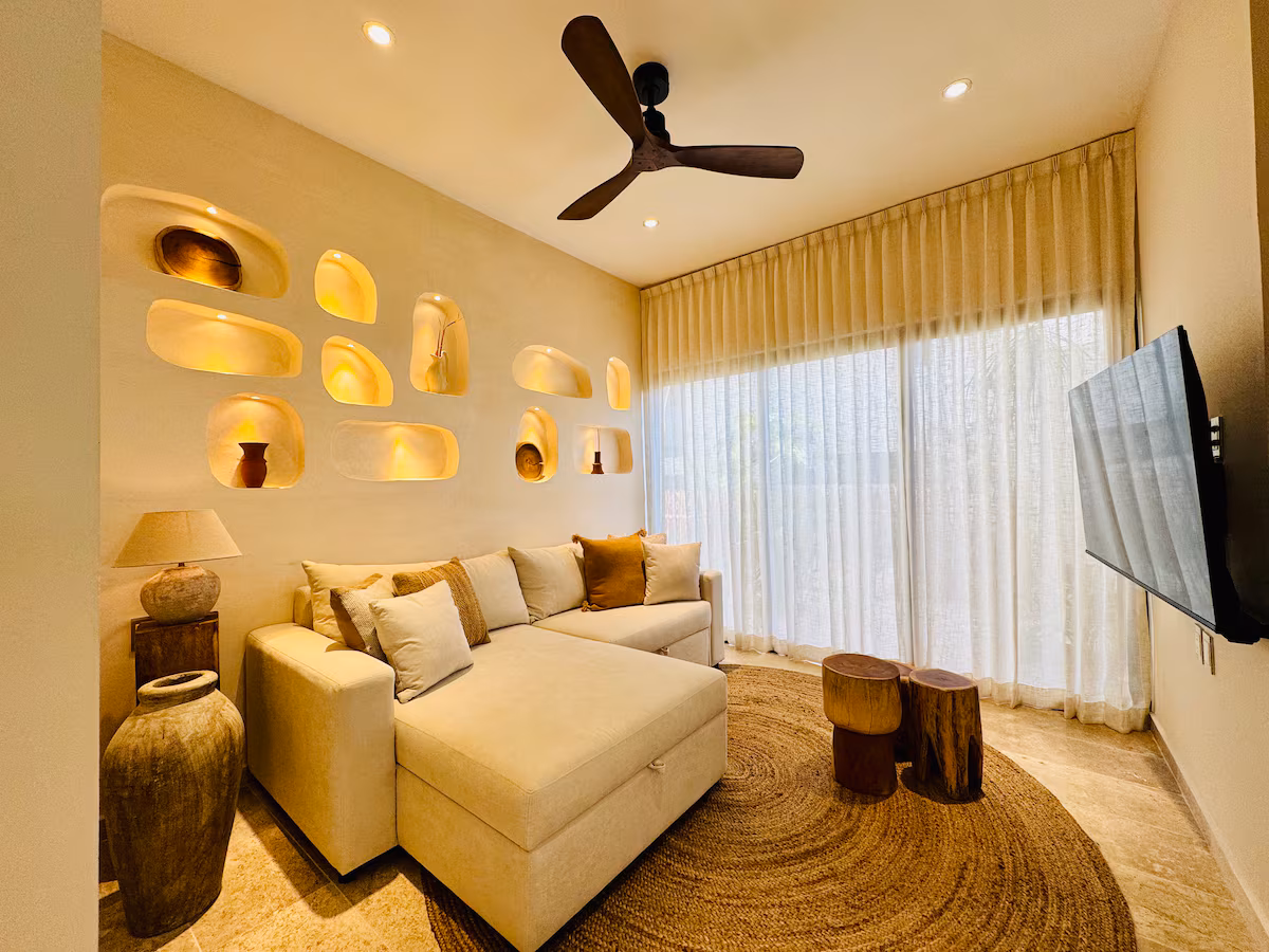 VILLA WITH CONTEMPORARY DESIGN photo 2