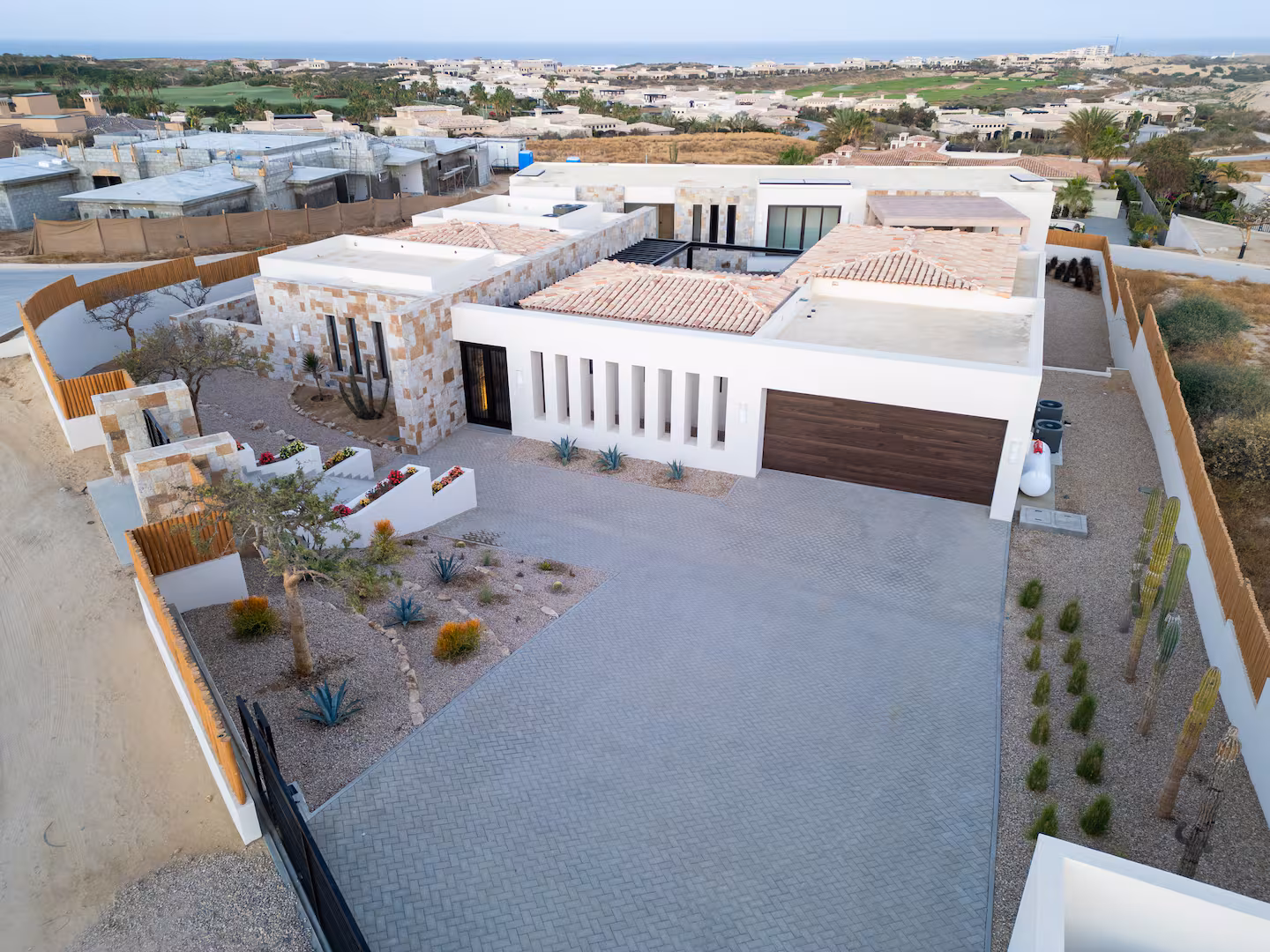 SUNSET HILLS 53 photo 3