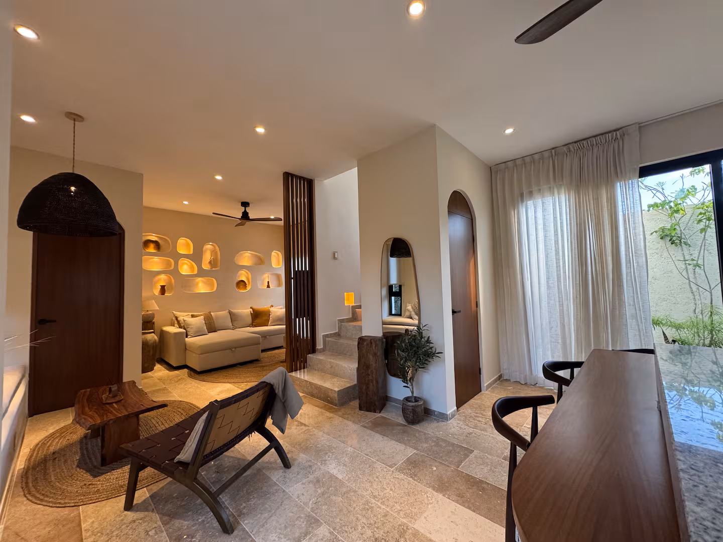 VILLA WITH CONTEMPORARY DESIGN photo 4