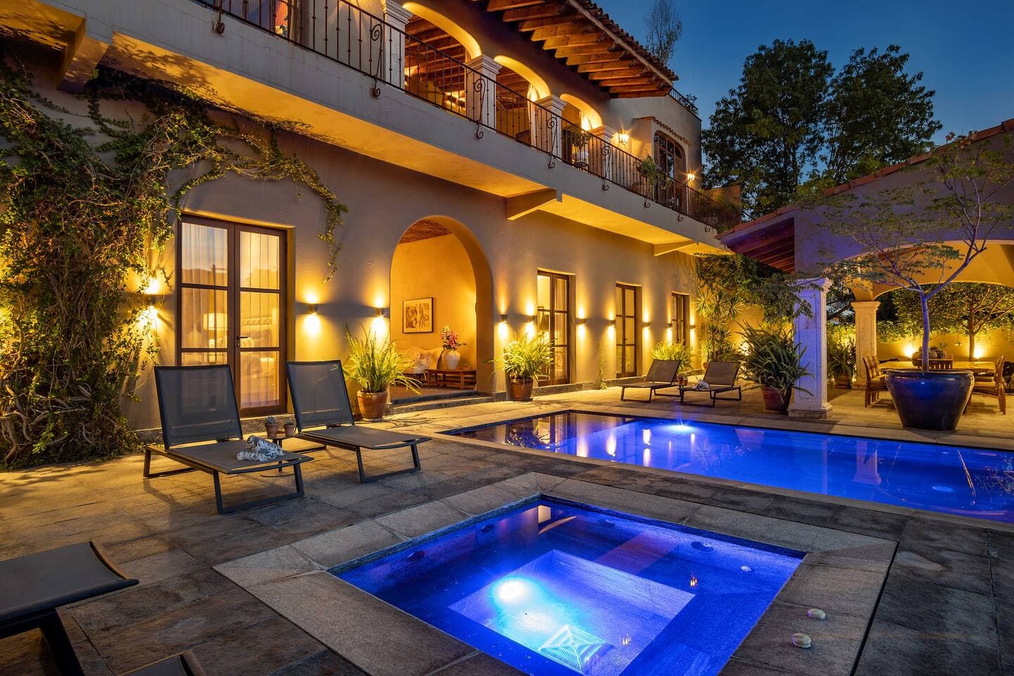 CASA FAROLES