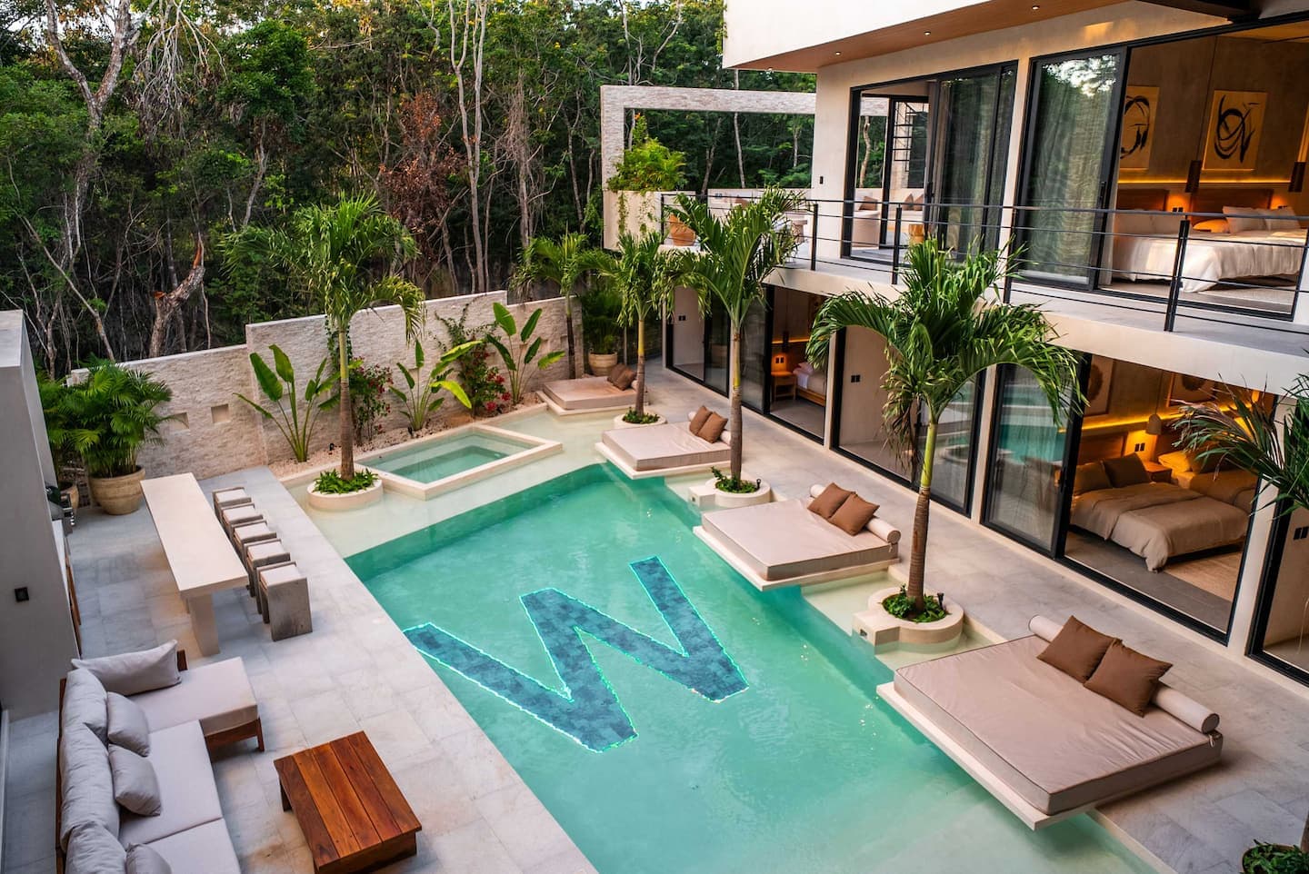 CASA W