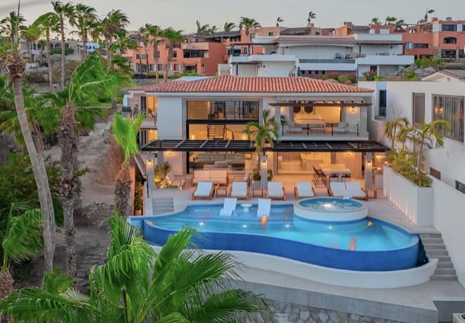 VILLA MAREAS